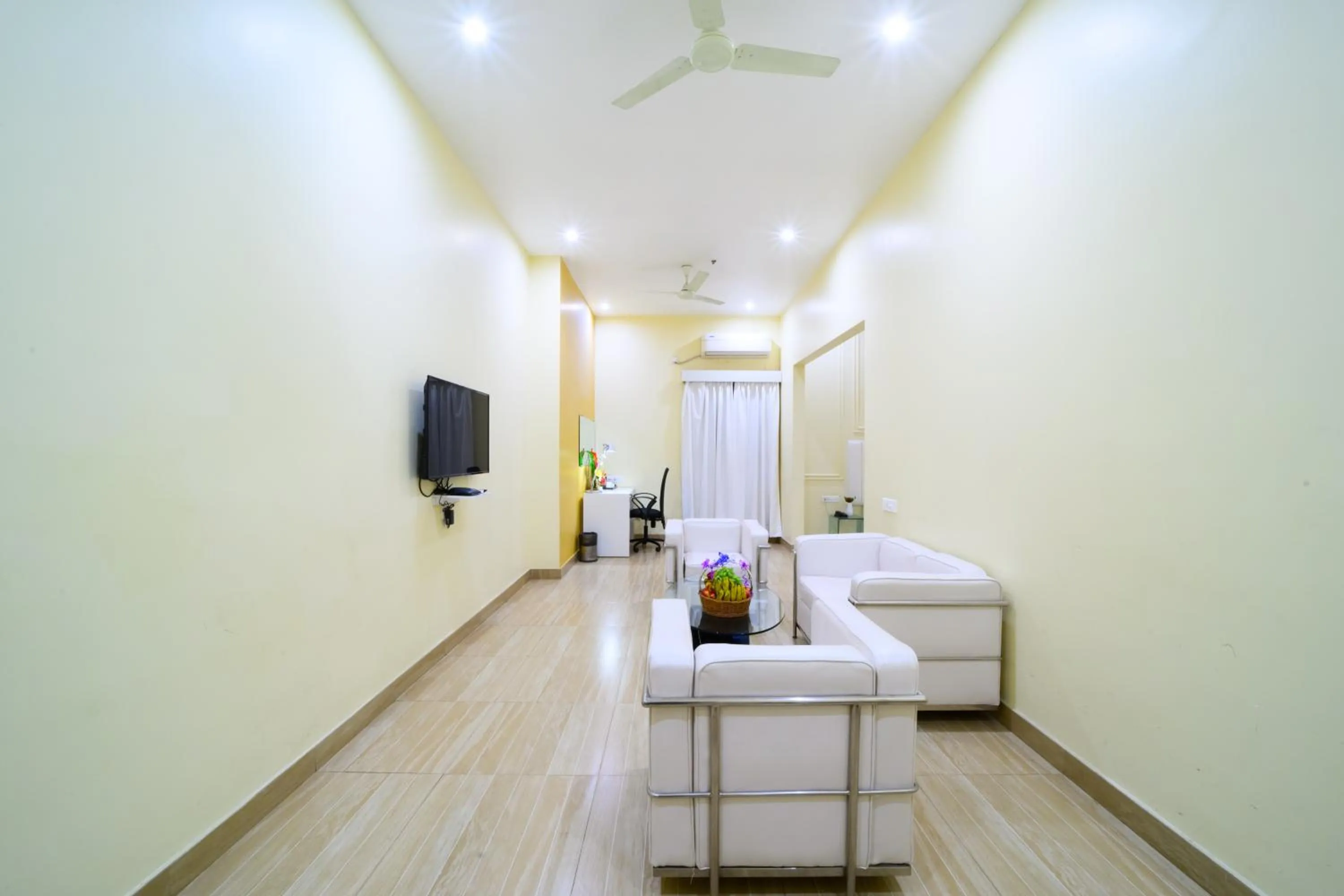 Seating area, Bed in Sinclairs Burdwan