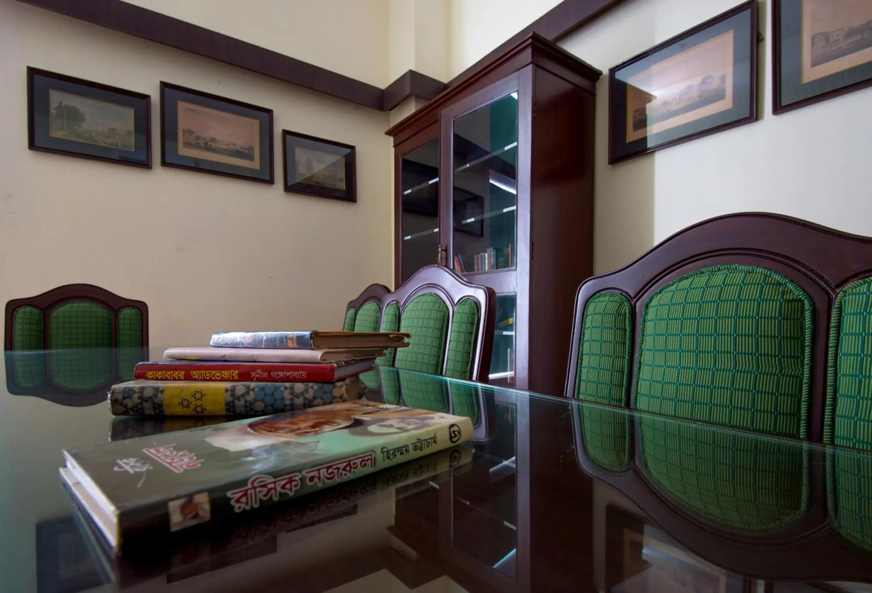 Library, Bed in Sinclairs Burdwan Library, Bed in Sinclairs Burdwan