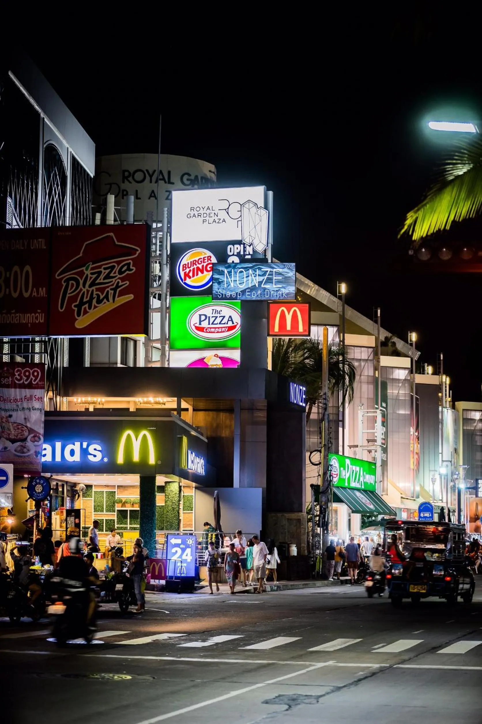 Restaurant/places to eat in Nonze Hostel