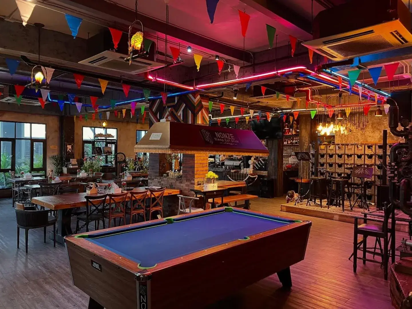 Restaurant/places to eat in Nonze Hostel Restaurant/places to eat in Nonze Hostel