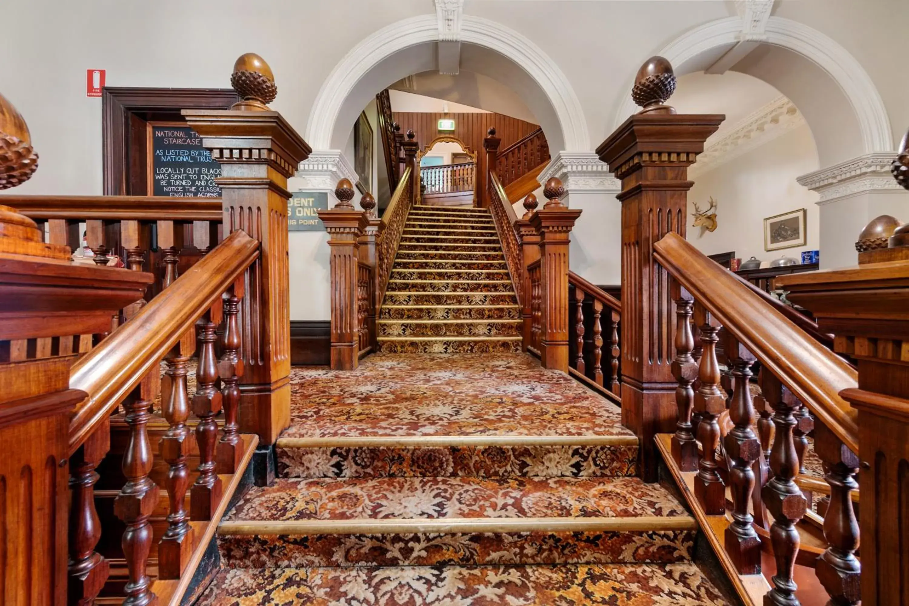 Double Room with Private Bathroom in Empire Hotel Queenstown Double Room with Private Bathroom in Empire Hotel Queenstown