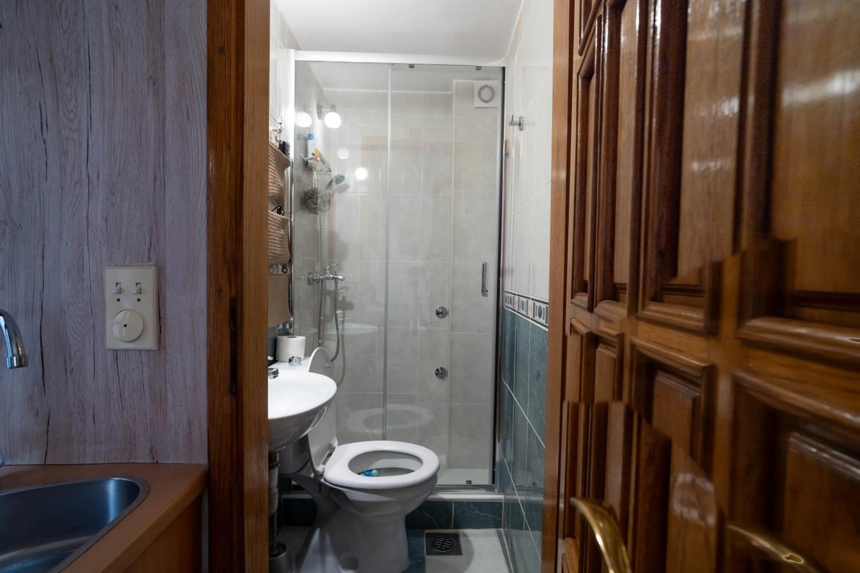 Shower in Studios Belvi