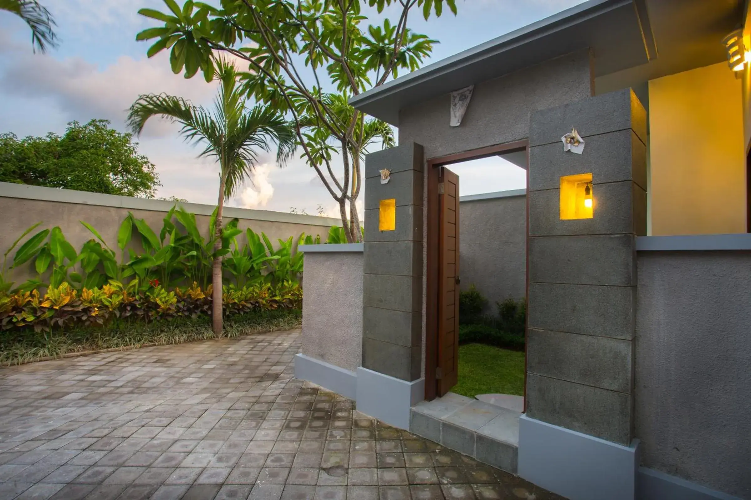 Facade/entrance in The Bagus Facade/entrance in The Bagus