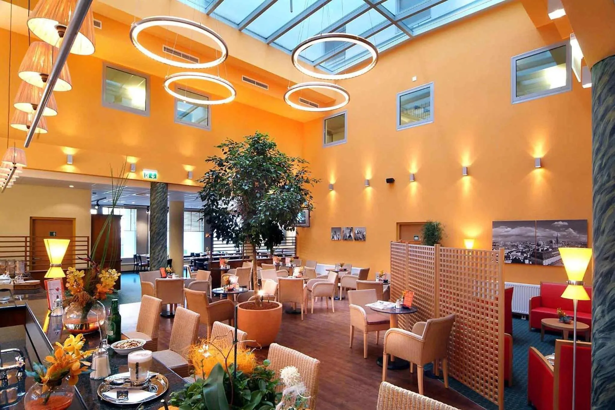 Lounge or bar in ibis Wien City