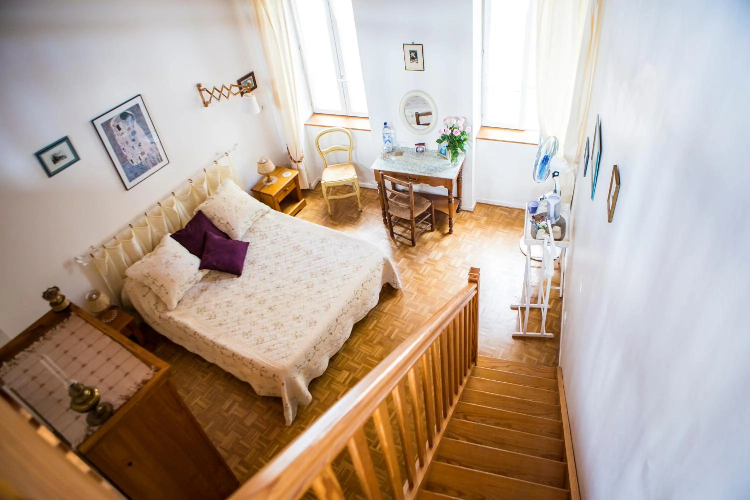 Bedroom, Bed in l'Arche des Chapeliers
