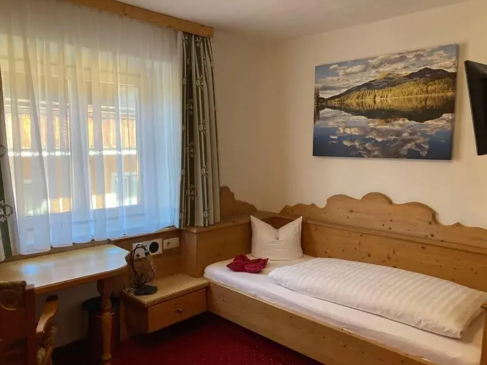 Single Room with Shower in Hotel Metzgerwirt Single Room with Shower in Hotel Metzgerwirt