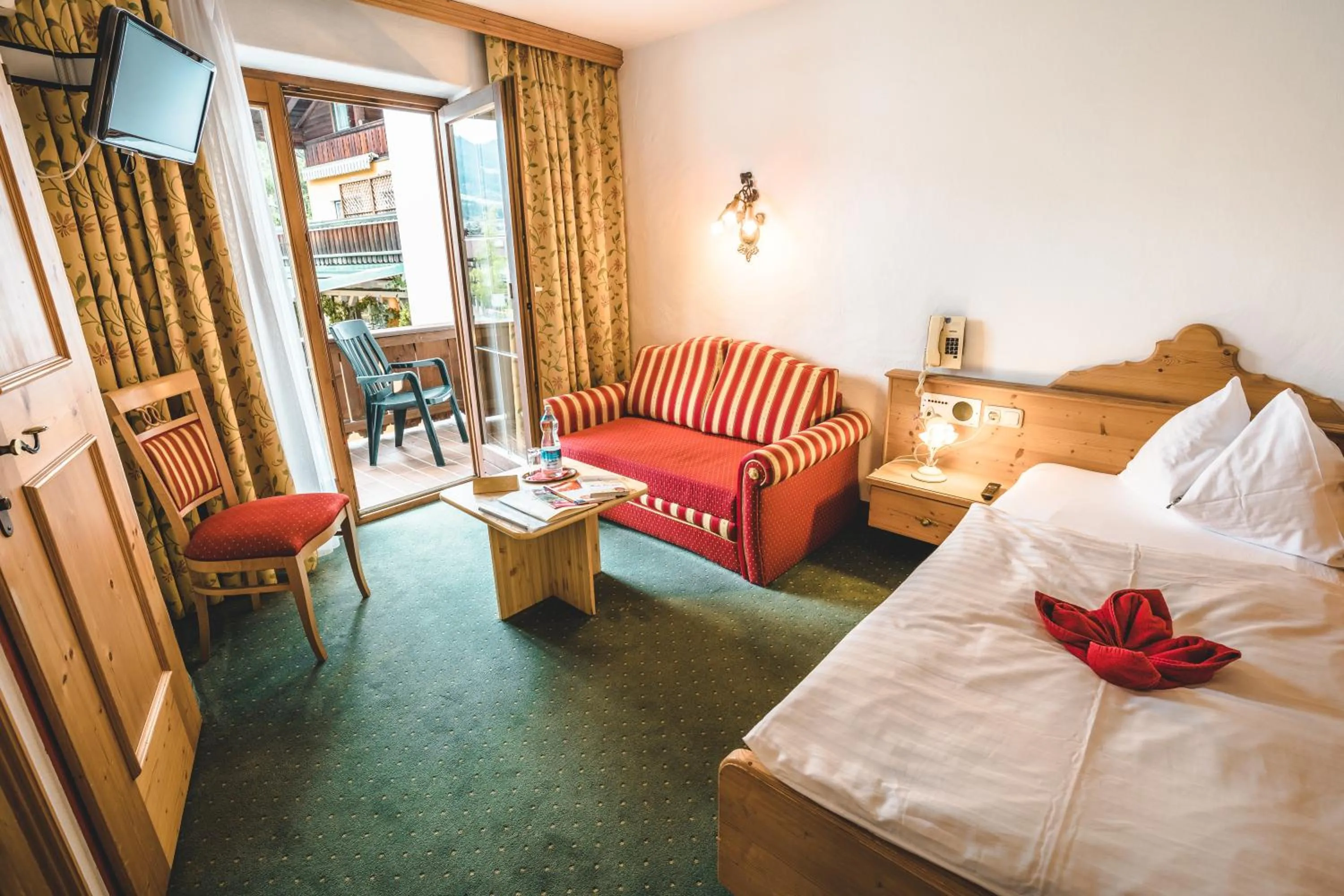 View (from property/room), Bed in Hotel Metzgerwirt