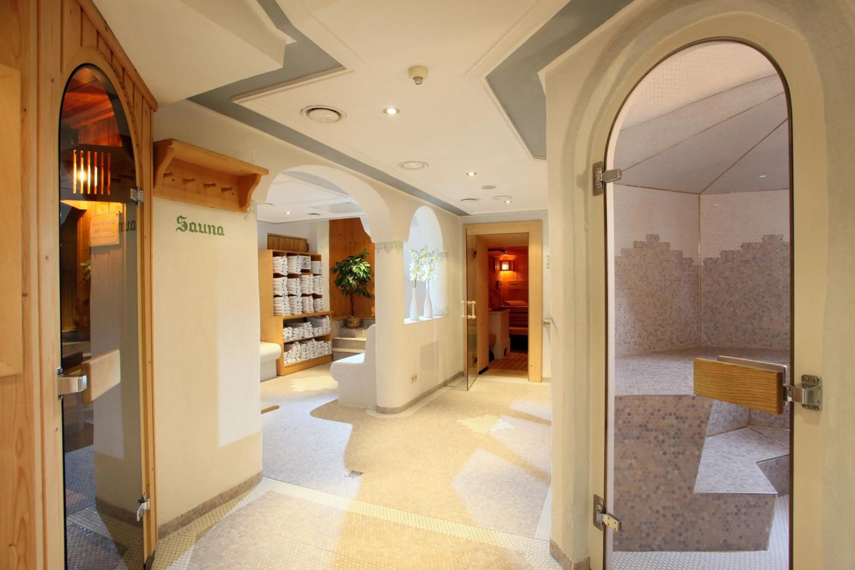 Sauna, Bed in Hotel Metzgerwirt