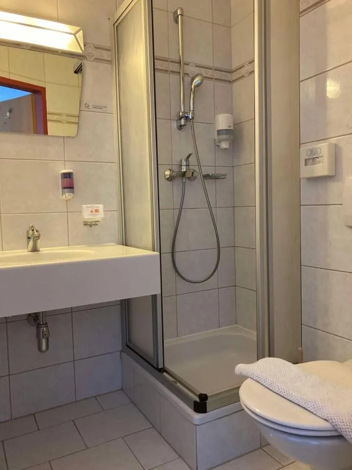 Shower in Hotel Metzgerwirt