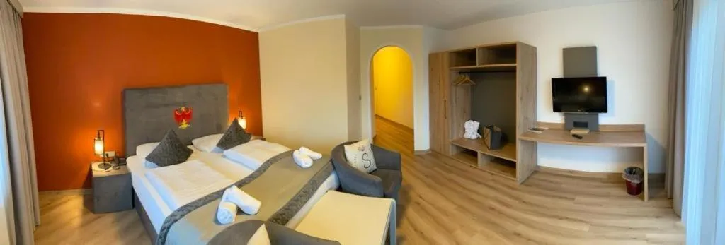 Photo of the whole room, Bed in Garni Das SONNALP