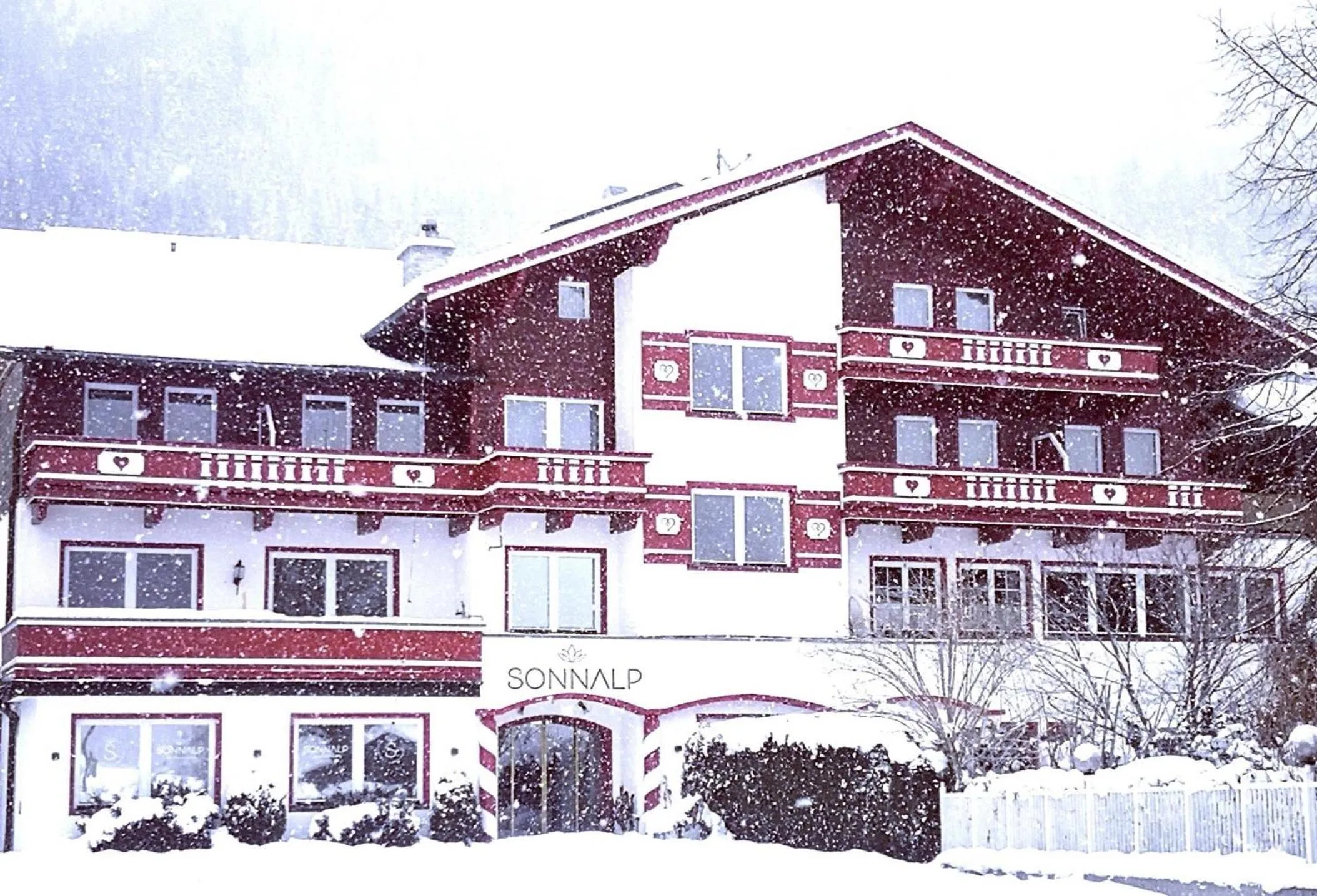 Property building in Garni Das SONNALP