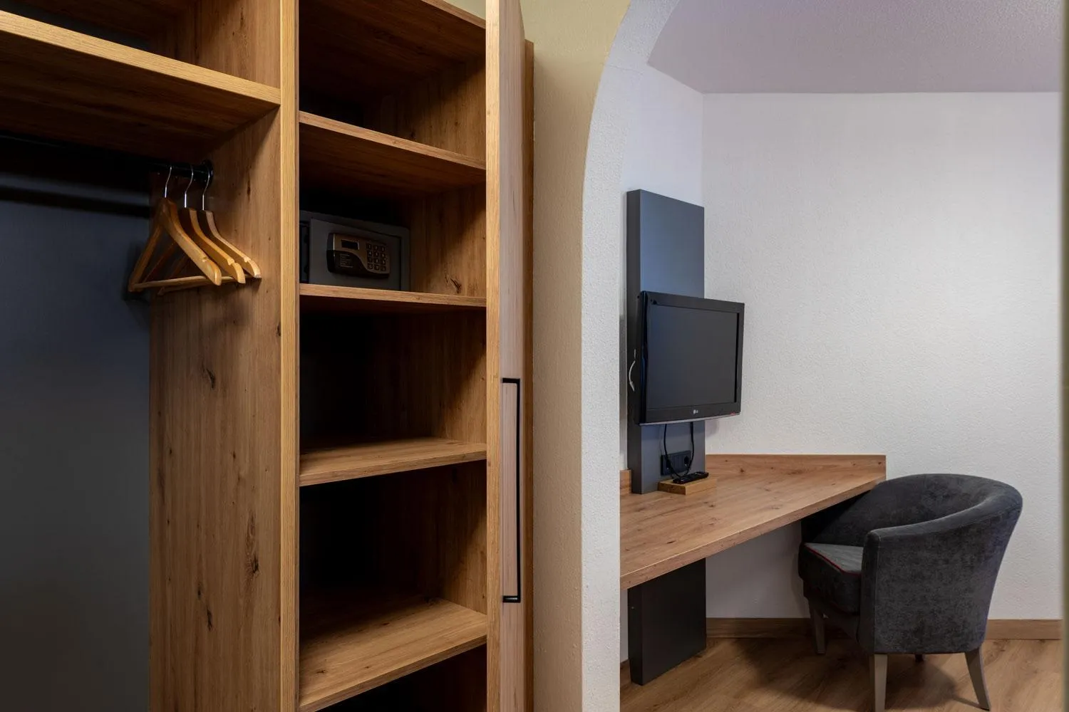wardrobe in Garni Das SONNALP