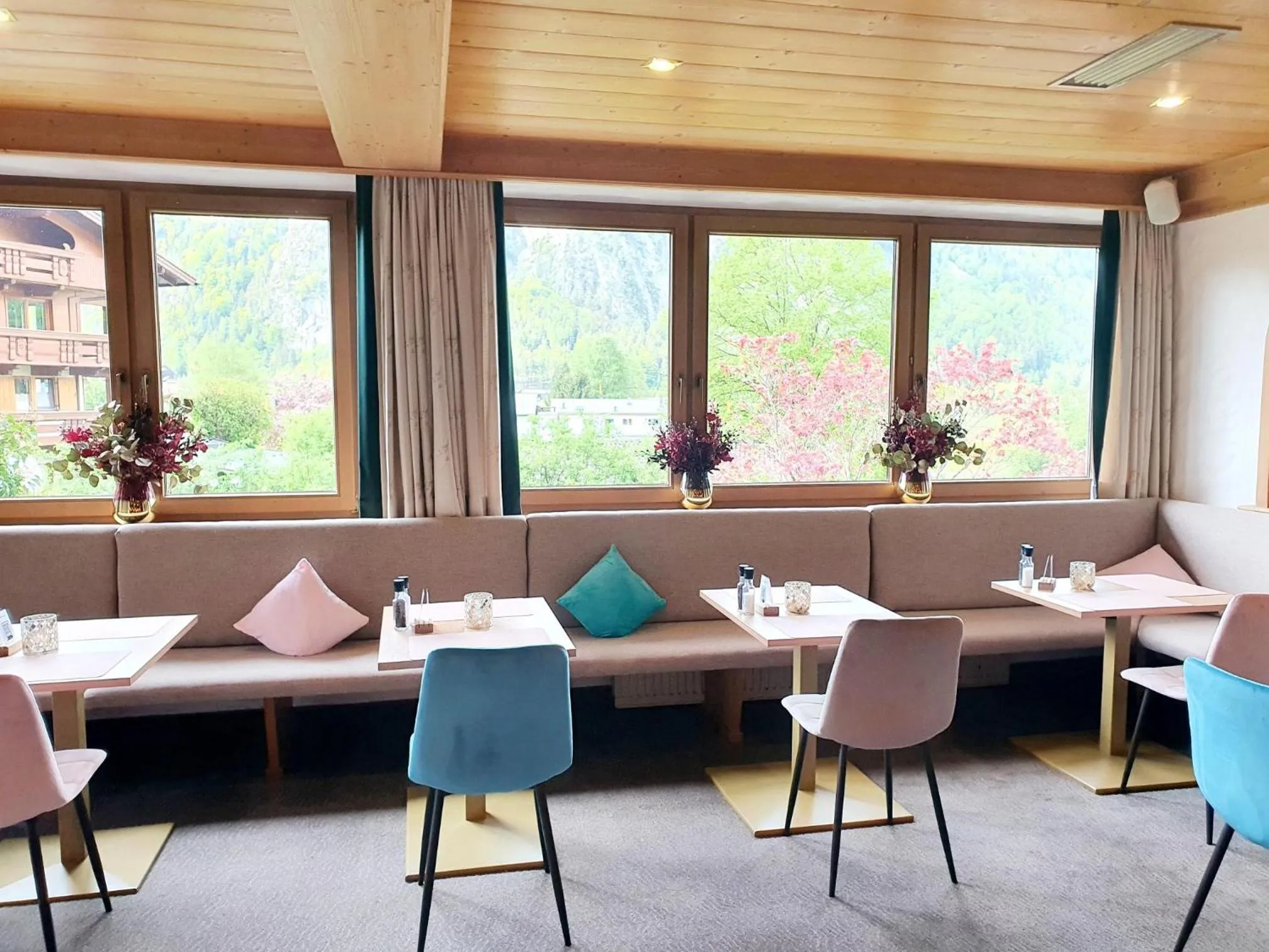 Restaurant/places to eat in Garni Das SONNALP