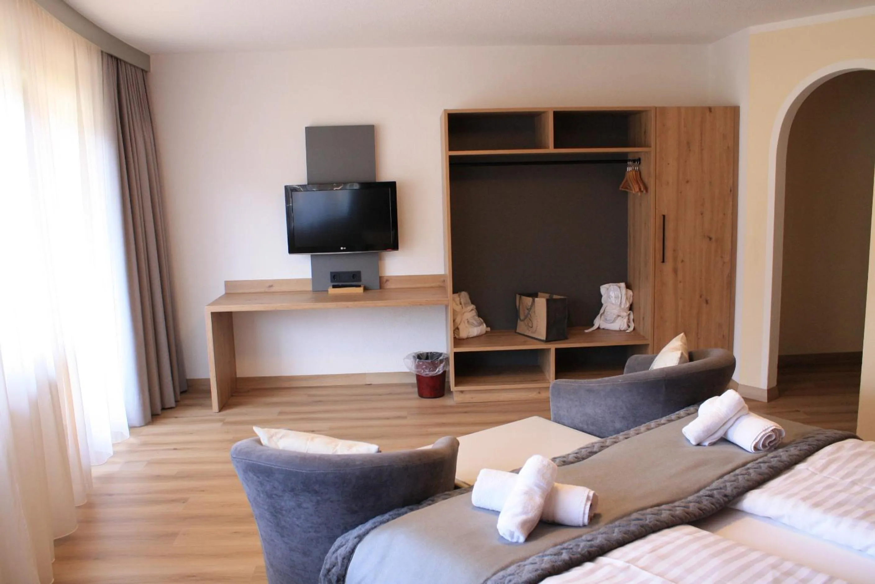 Photo of the whole room, Bed in Garni Das SONNALP