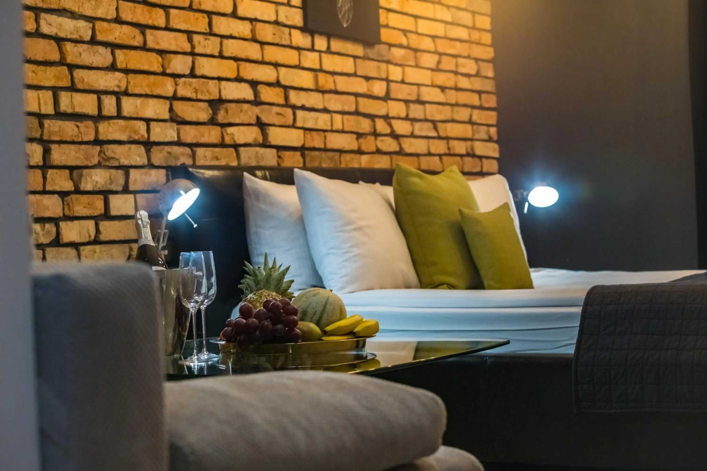 Leo Apartments Main Square