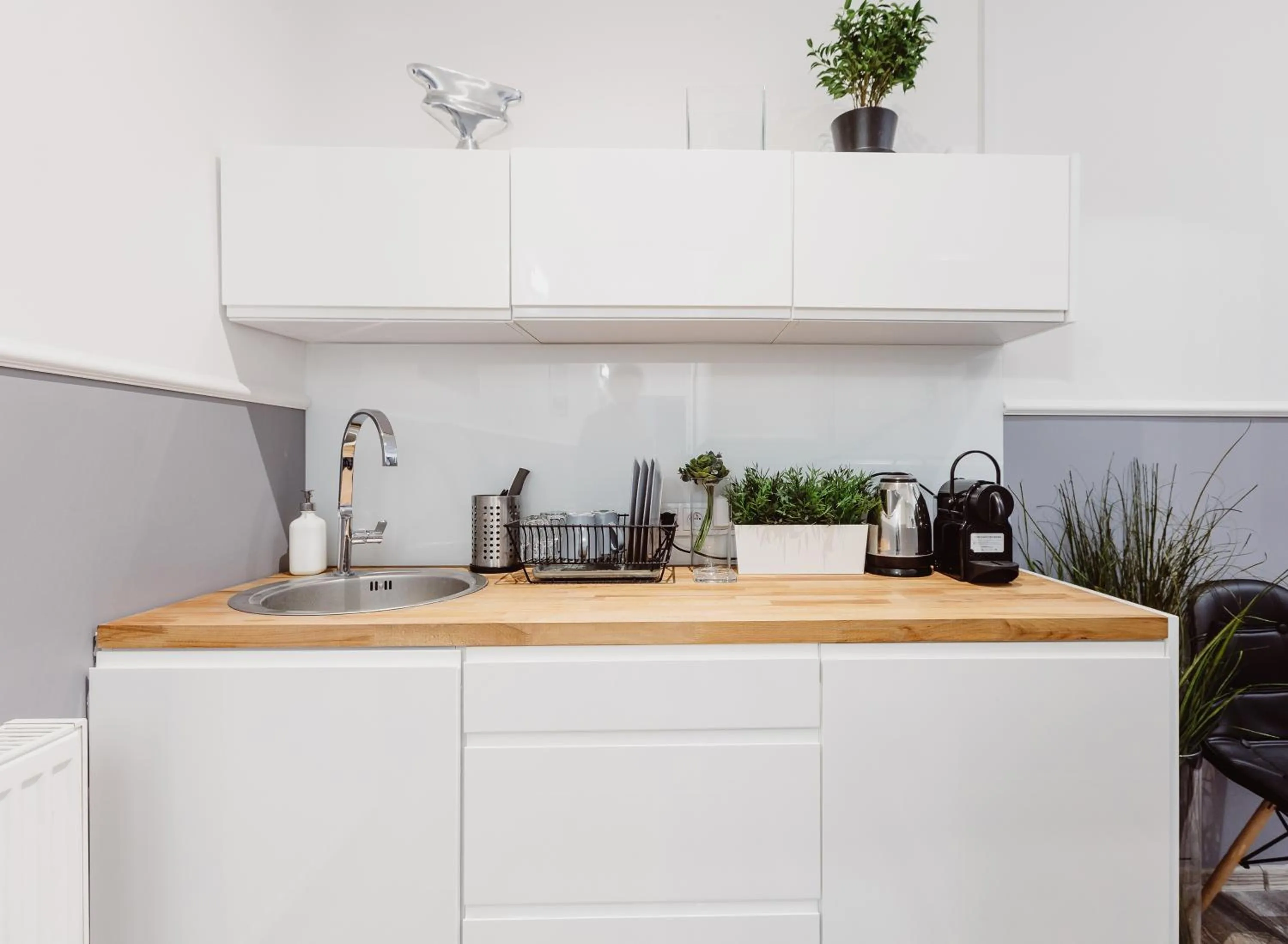 Coffee/tea facilities in Leo Apartments Main Square