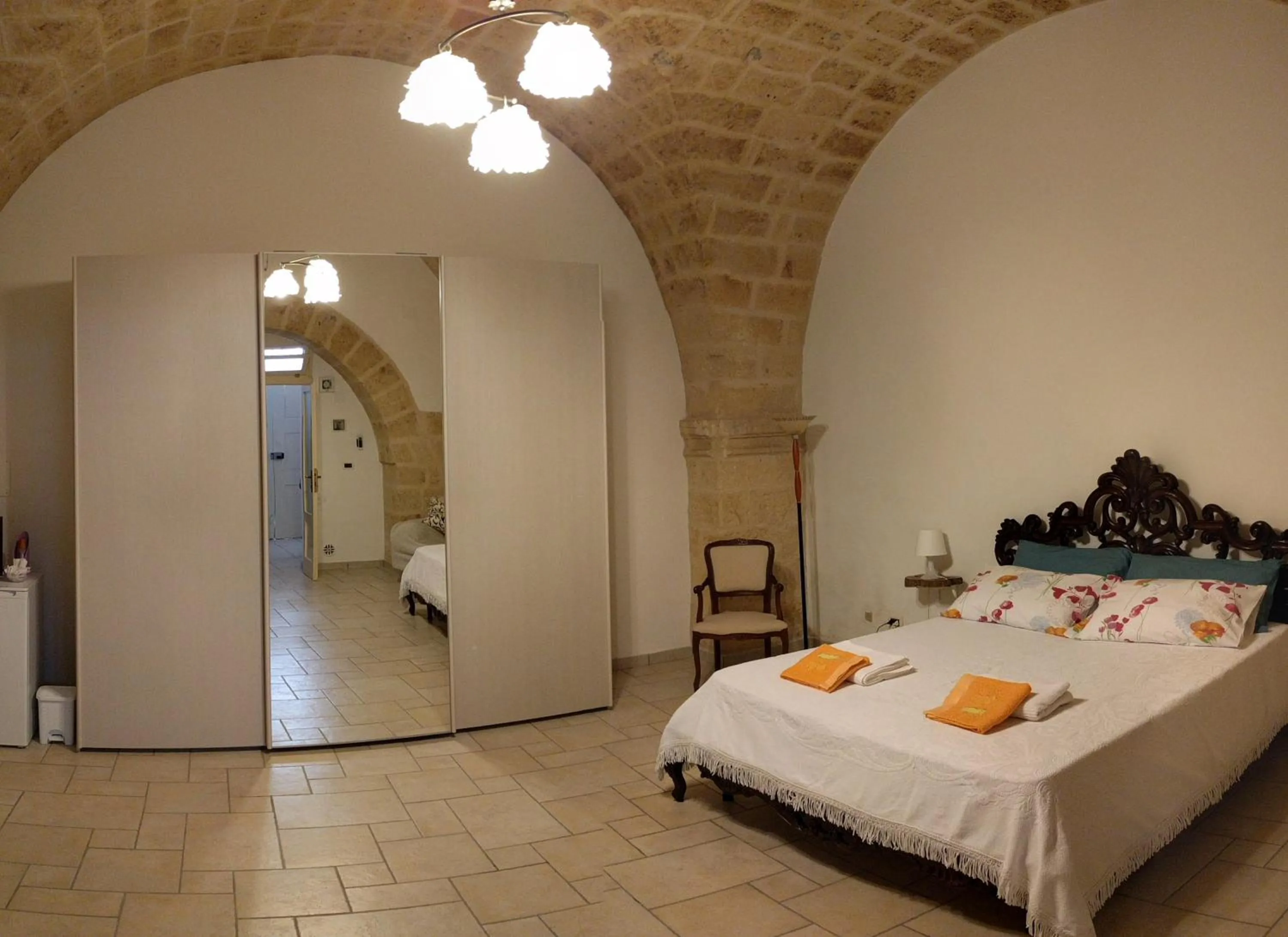 Photo of the whole room, Bed in Virginia B&B