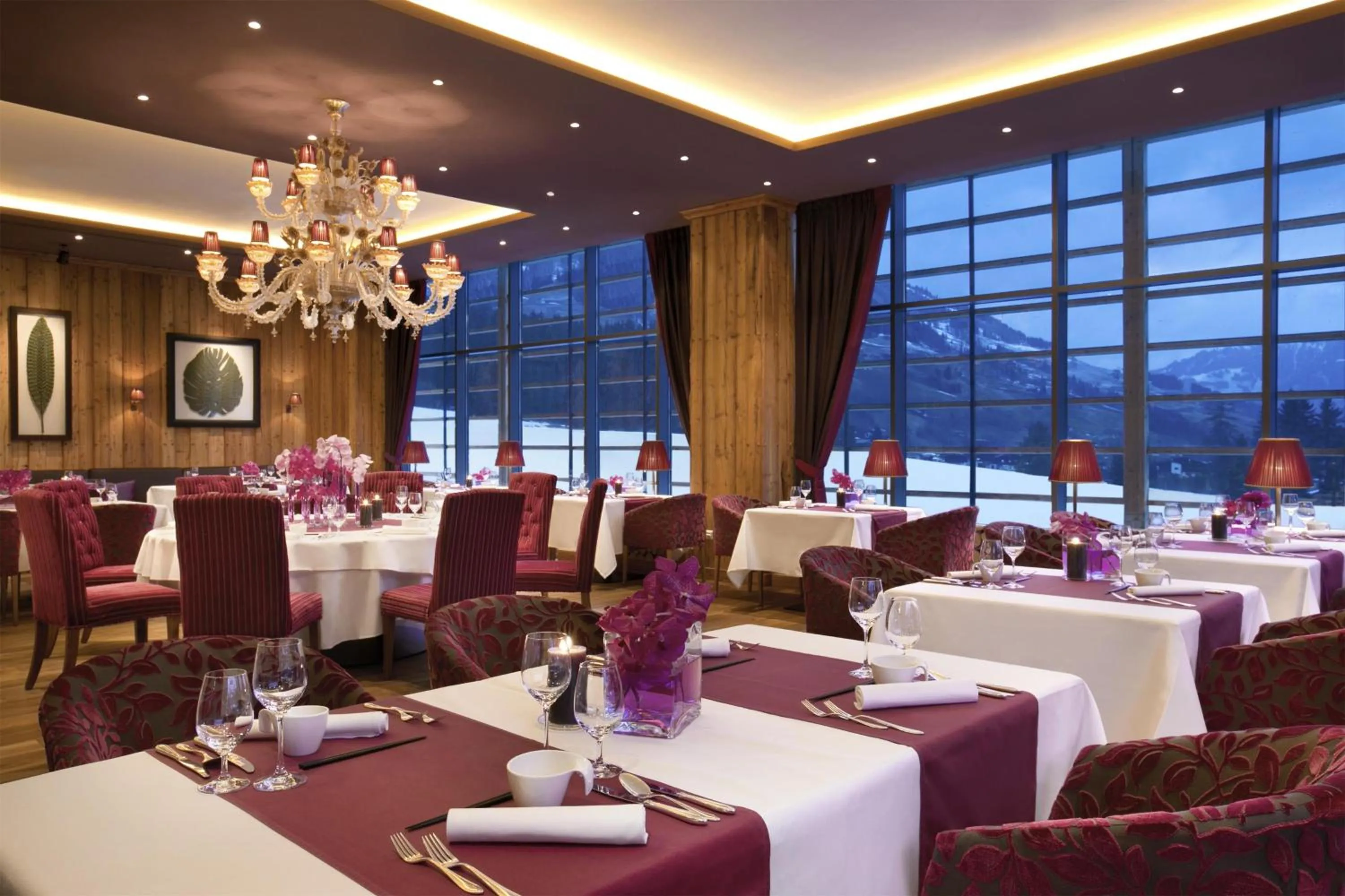 Restaurant/places to eat in Kempinski Hotel Das Tirol