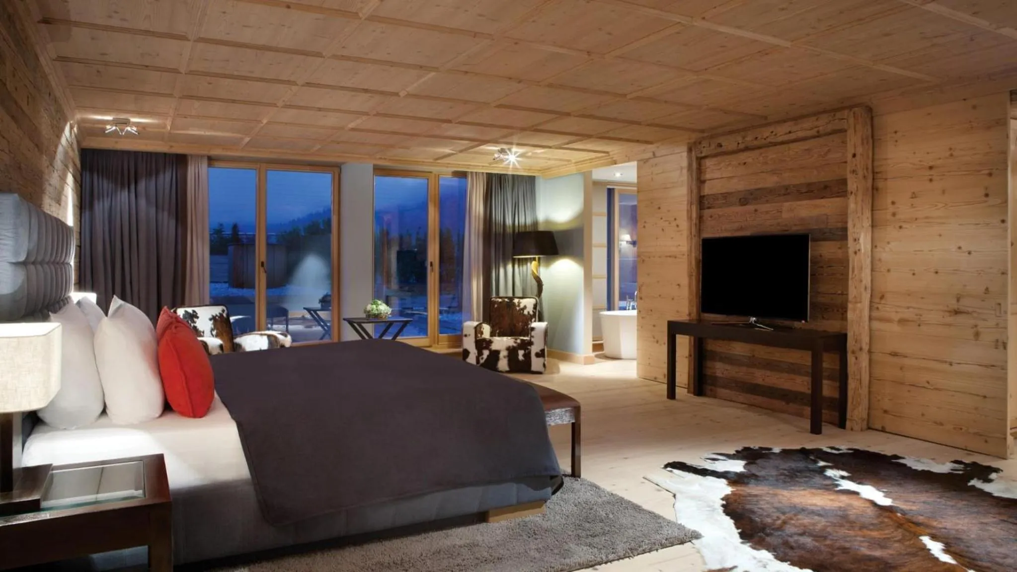 Photo of the whole room in Kempinski Hotel Das Tirol