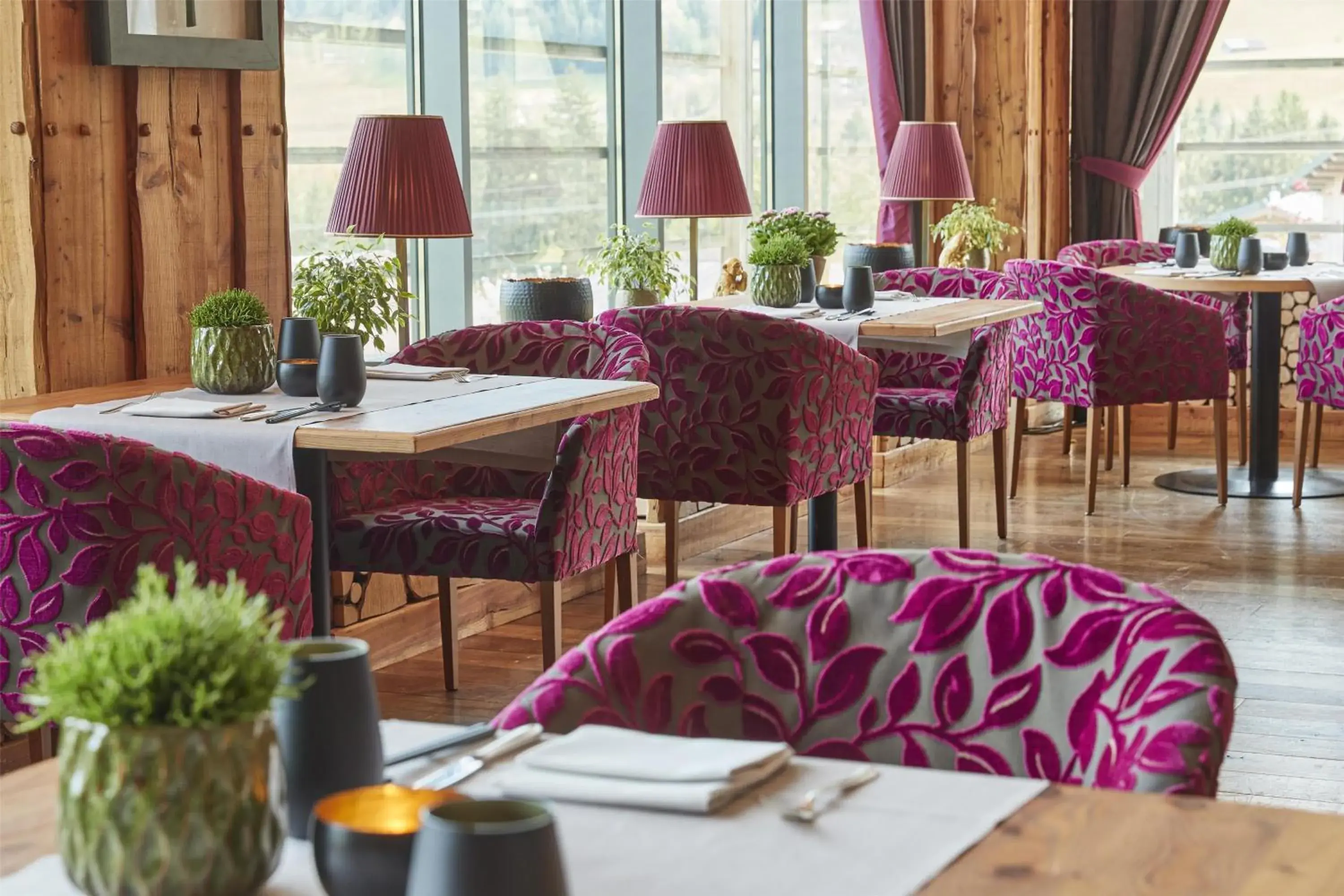 Restaurant/places to eat in Kempinski Hotel Das Tirol Restaurant/places to eat in Kempinski Hotel Das Tirol