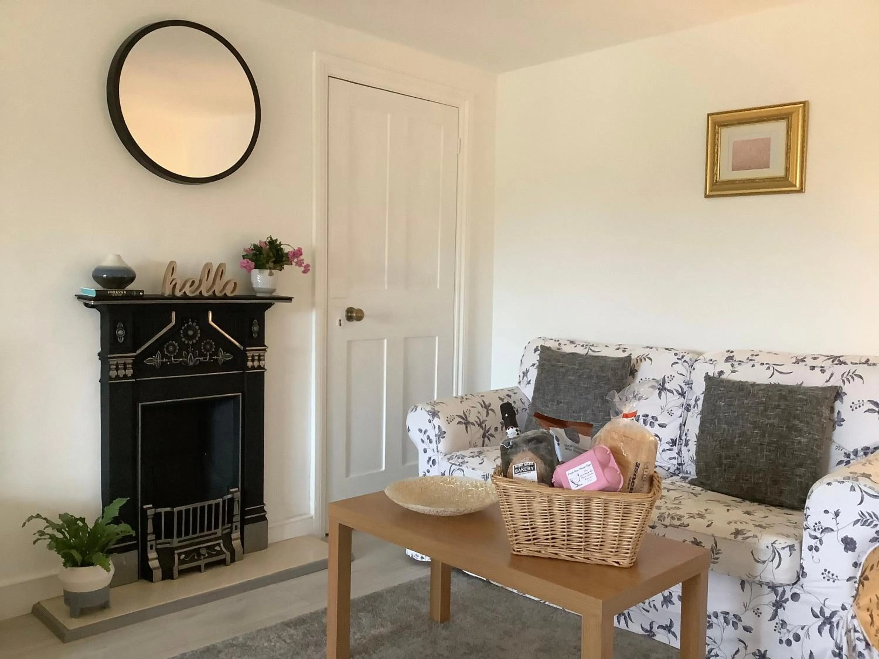 Living room in Humphries Cross Apartments