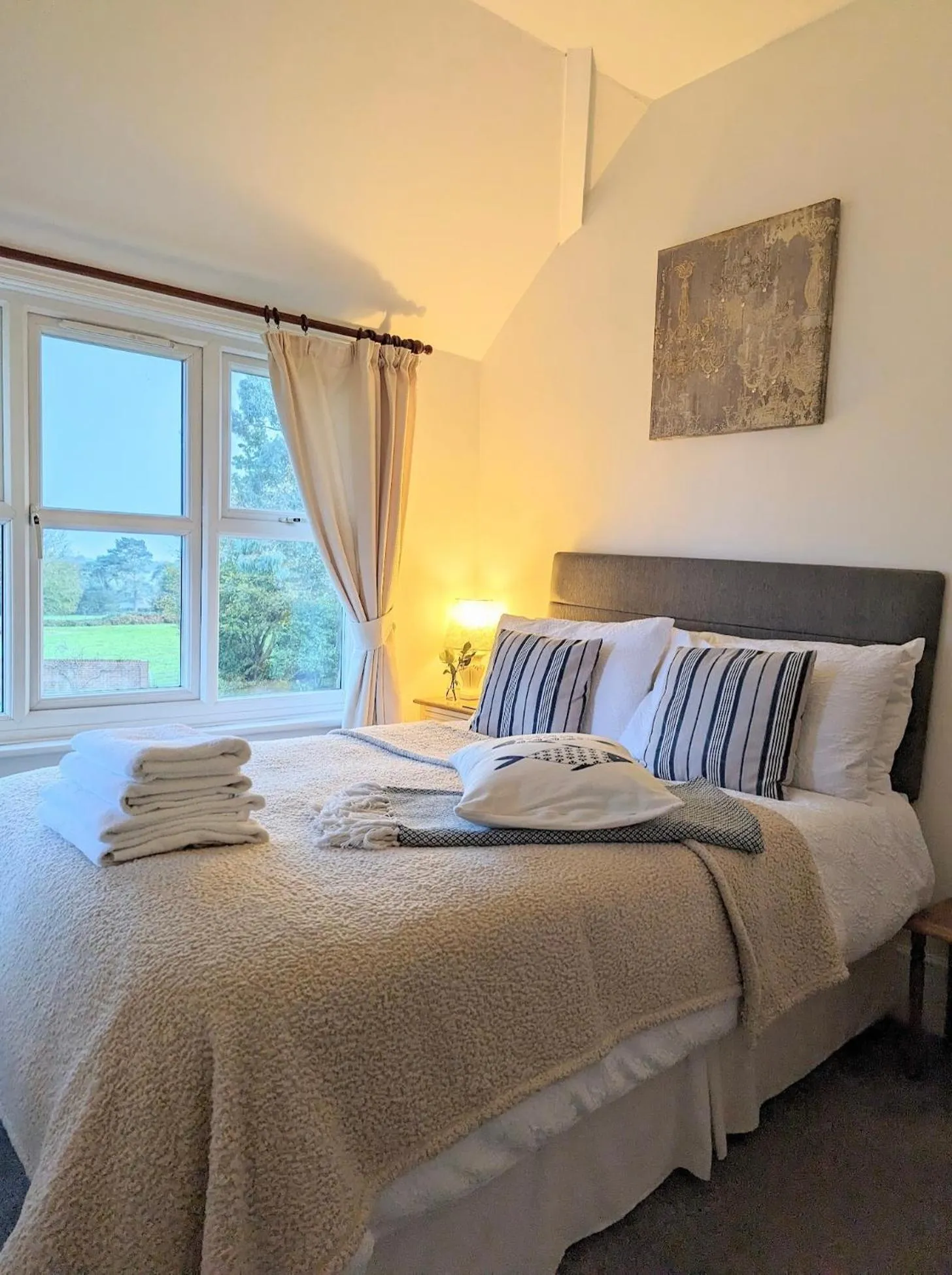 Bedroom, Bed in Humphries Cross Apartments