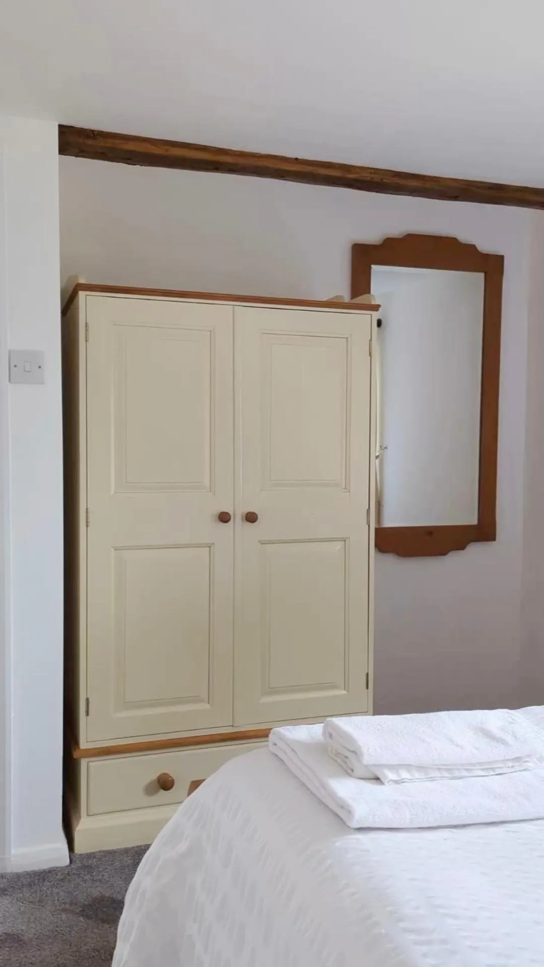 Bedroom, Bed in Humphries Cross Apartments