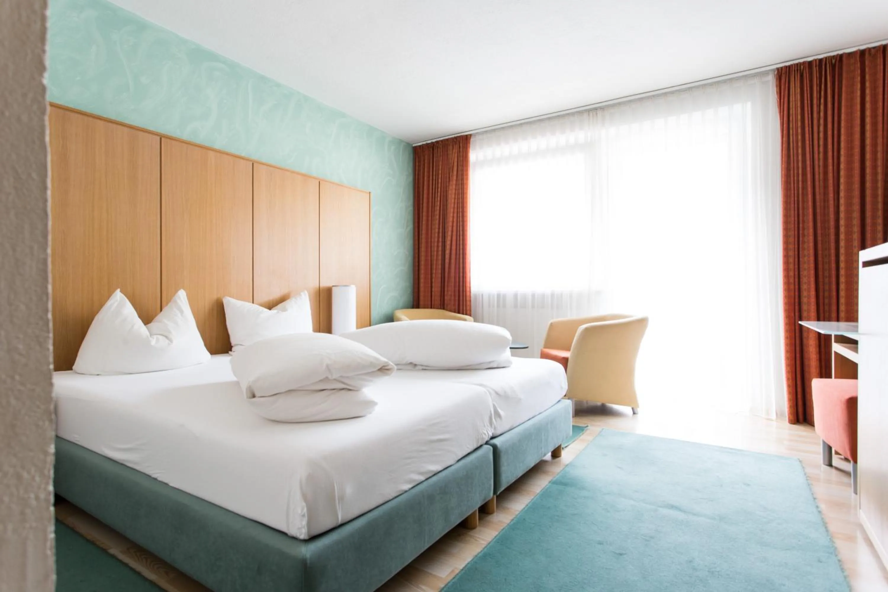 Photo of the whole room, Bed in Hotel Das Zentrum