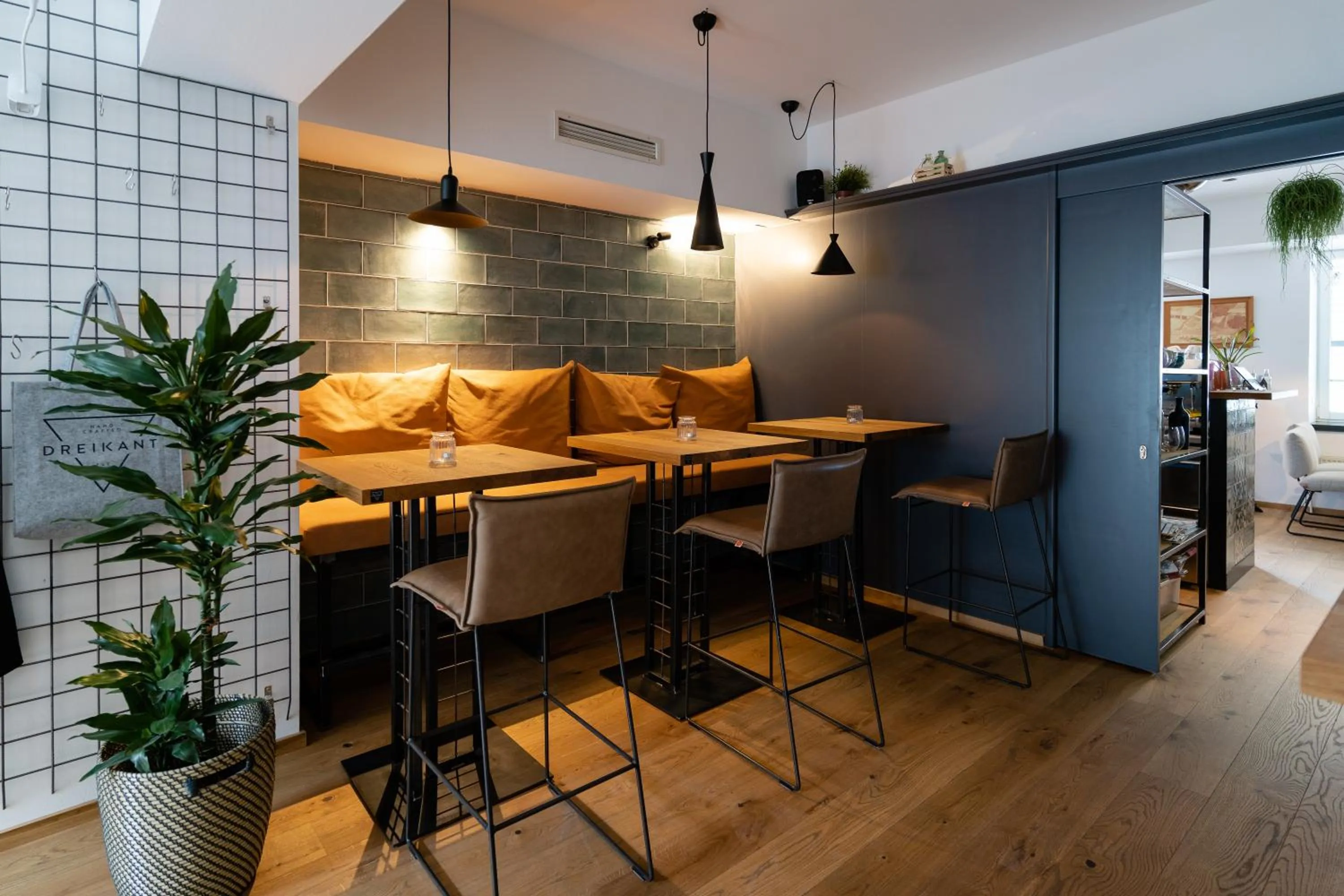 Restaurant/places to eat in Fatty George