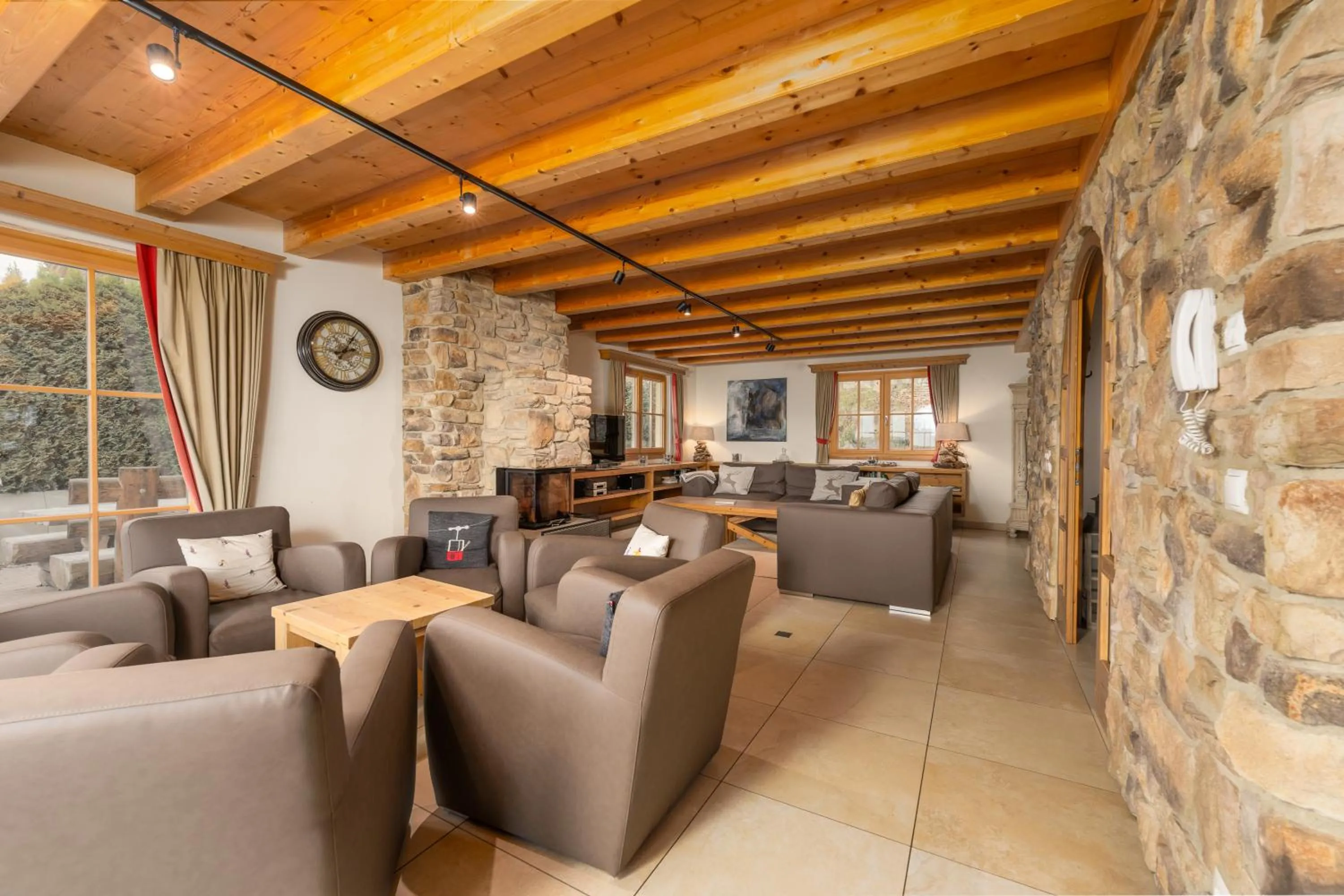 Living room in AvenidA Panorama Chalet by Alpin Rentals