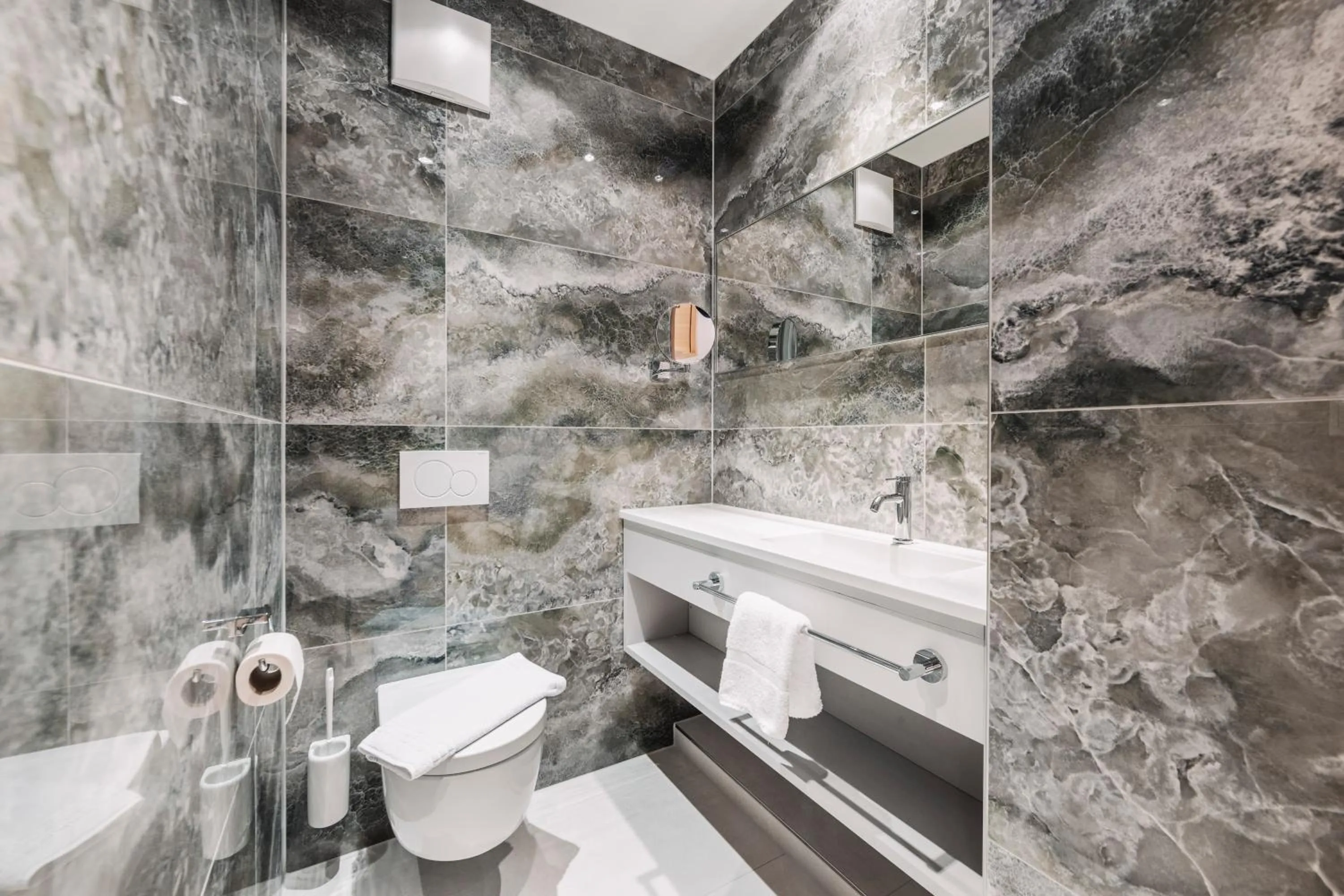 Toilet in Hotel Dominic