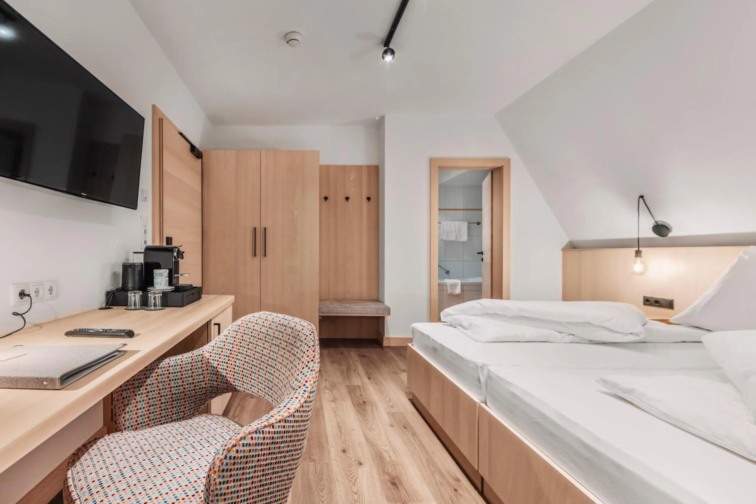 Photo of the whole room, Bed in Hotel Dominic