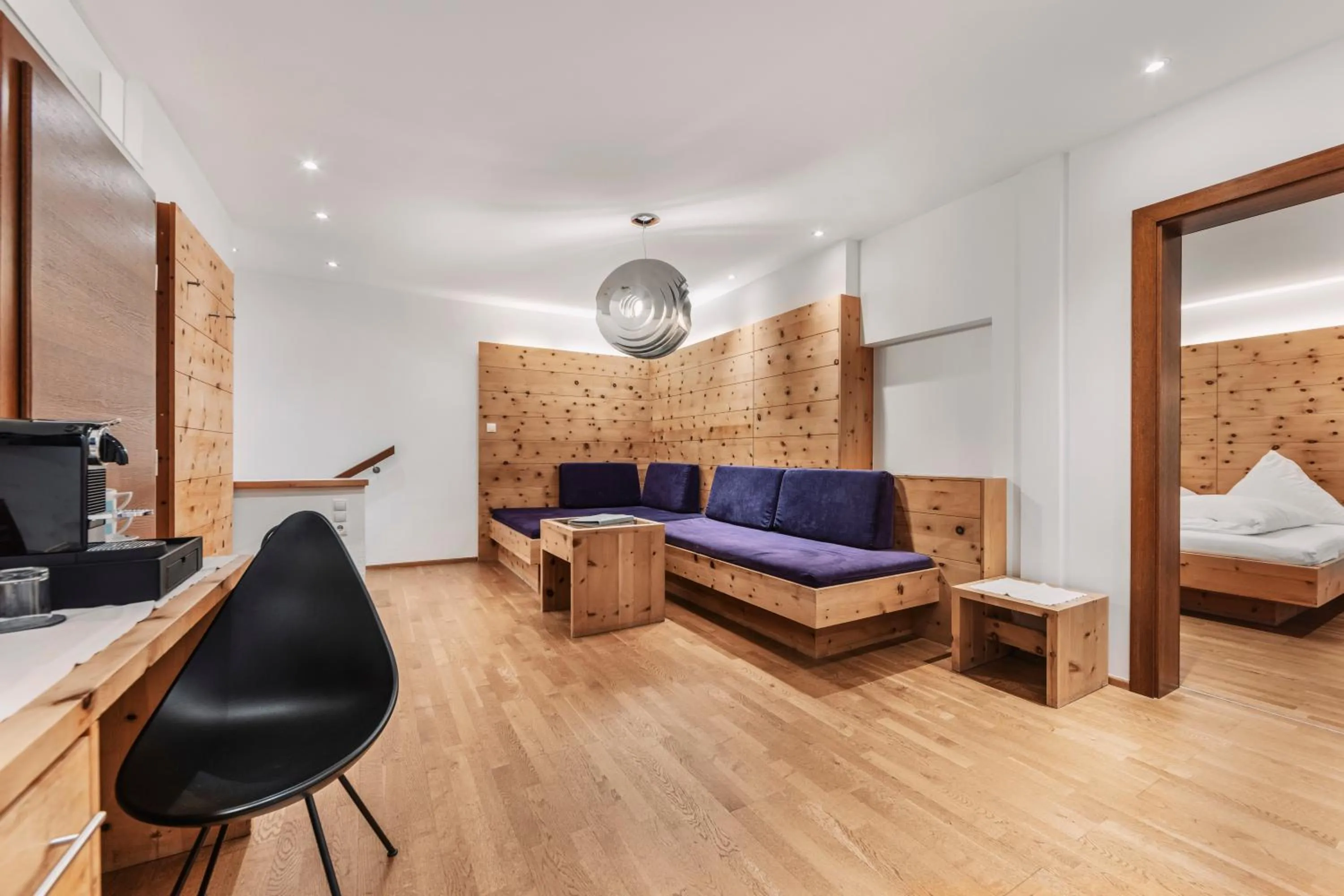 Photo of the whole room in Hotel Dominic