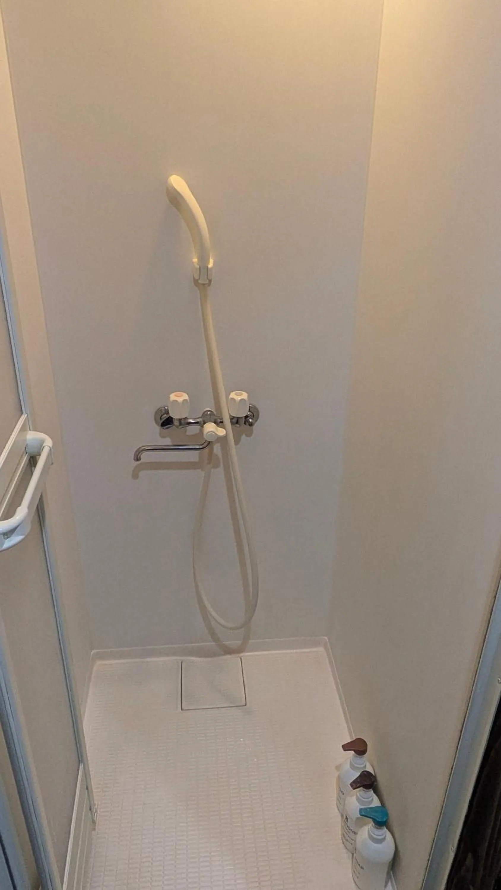 Shower in HakoneHOSTEL1914