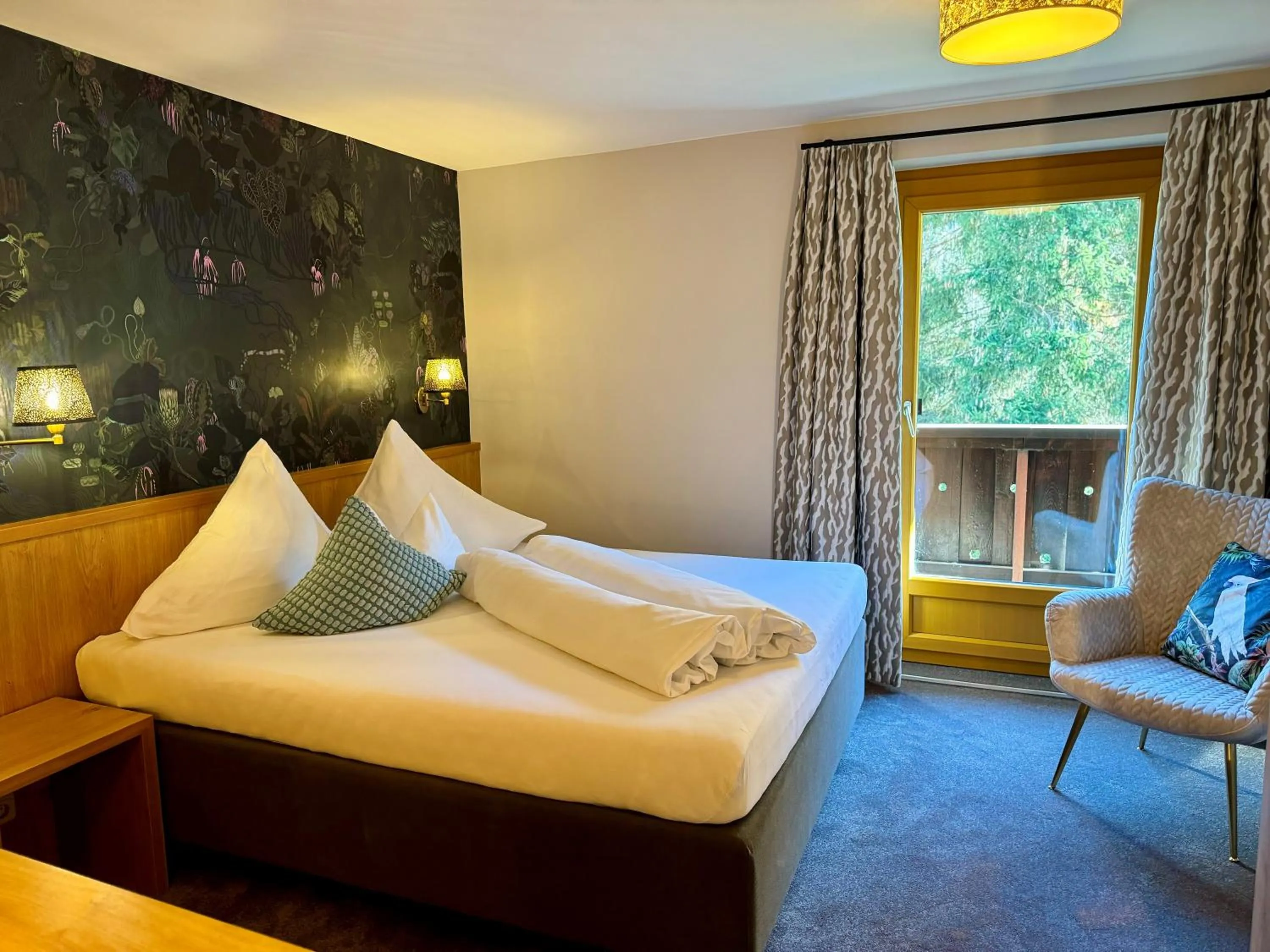 Photo of the whole room, Bed in Hotel Dr Otto Murr B&B