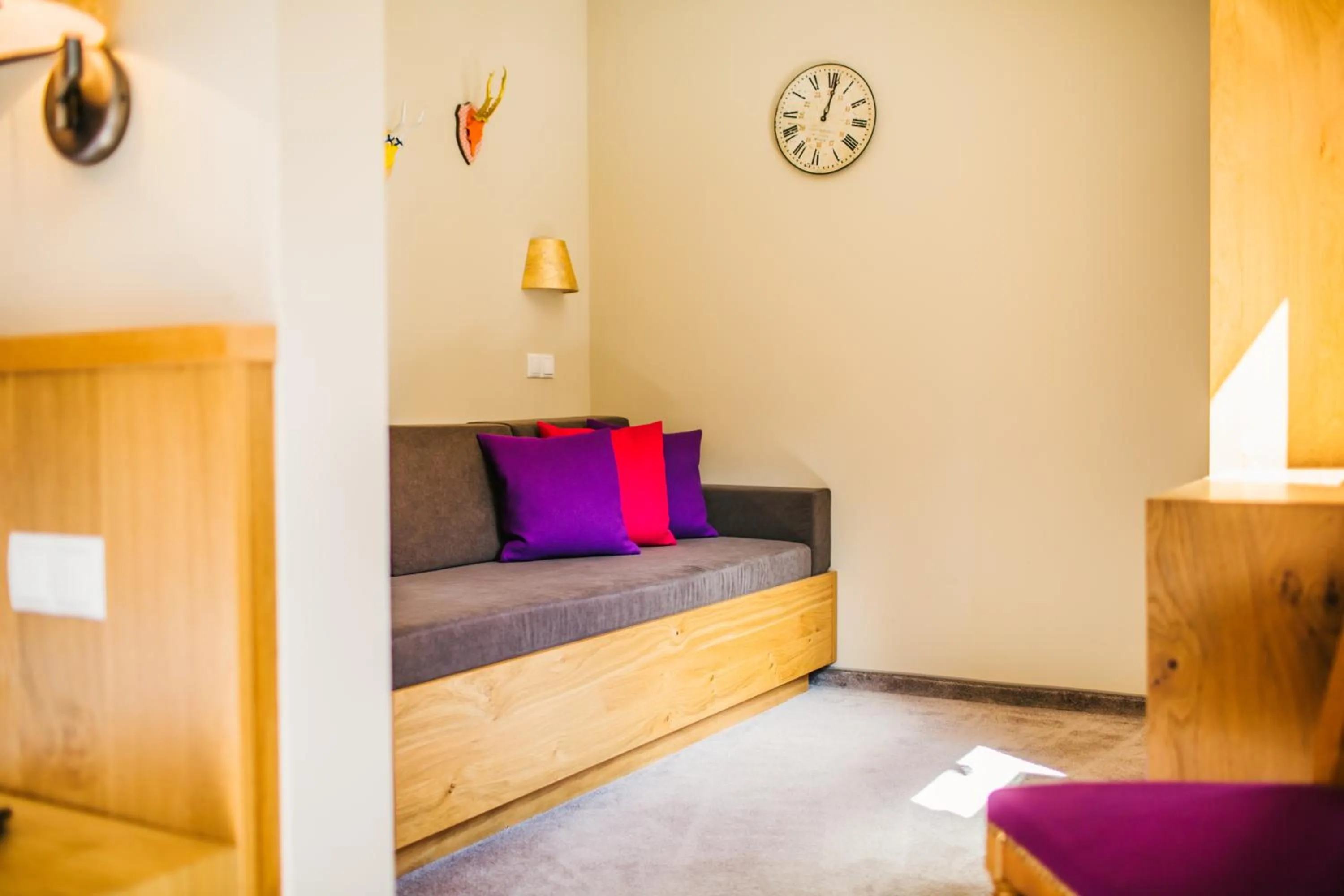 Living room, Bed in Hotel Dr Otto Murr B&B