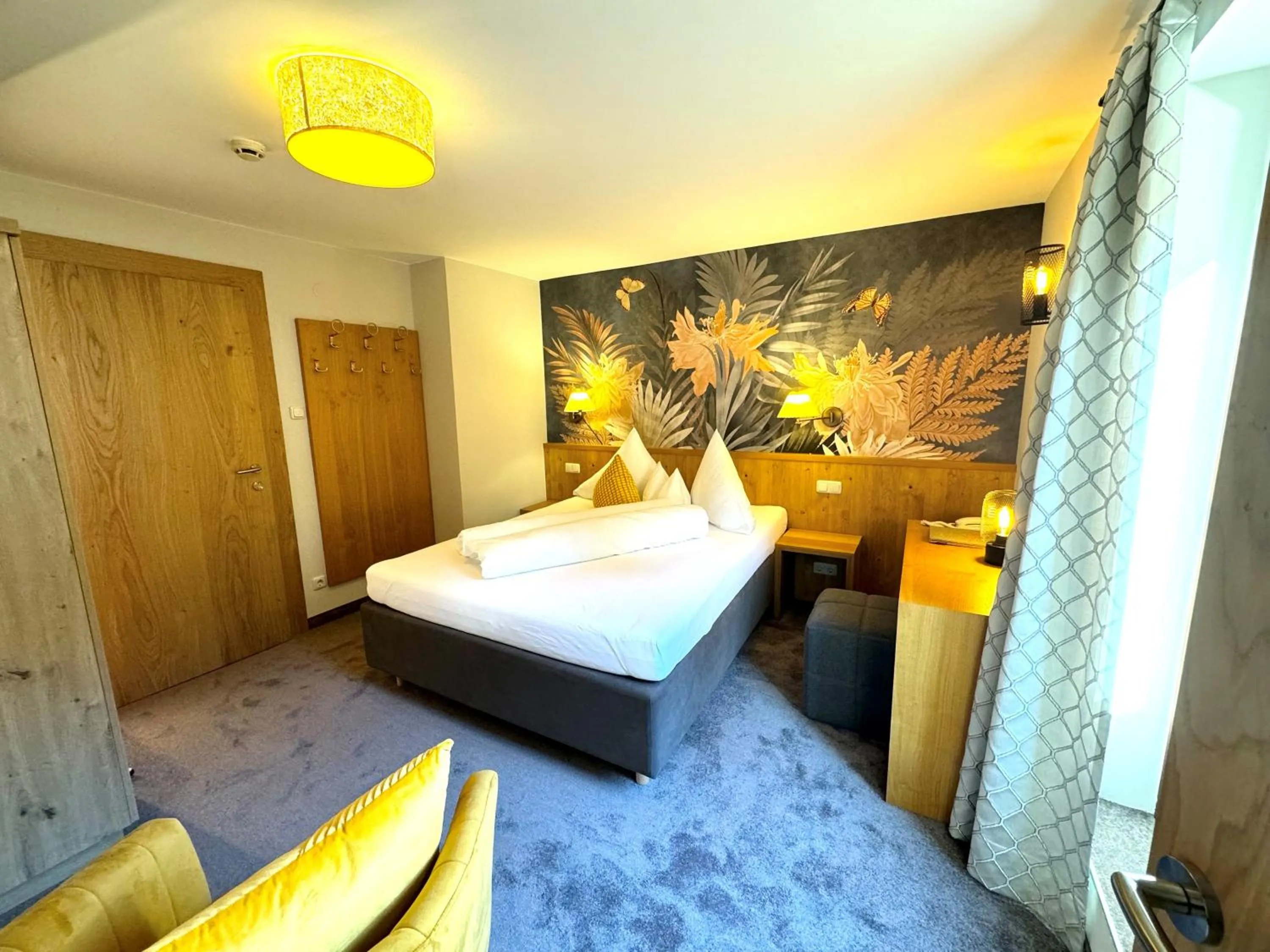 Photo of the whole room, Bed in Hotel Dr Otto Murr B&B