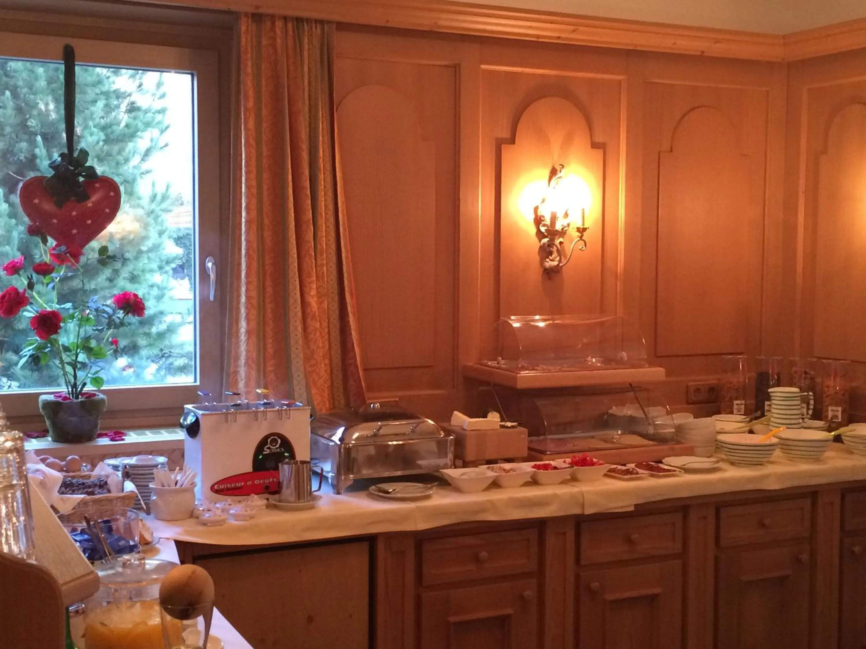 Food and drinks in Hotel Dr Otto Murr B&B