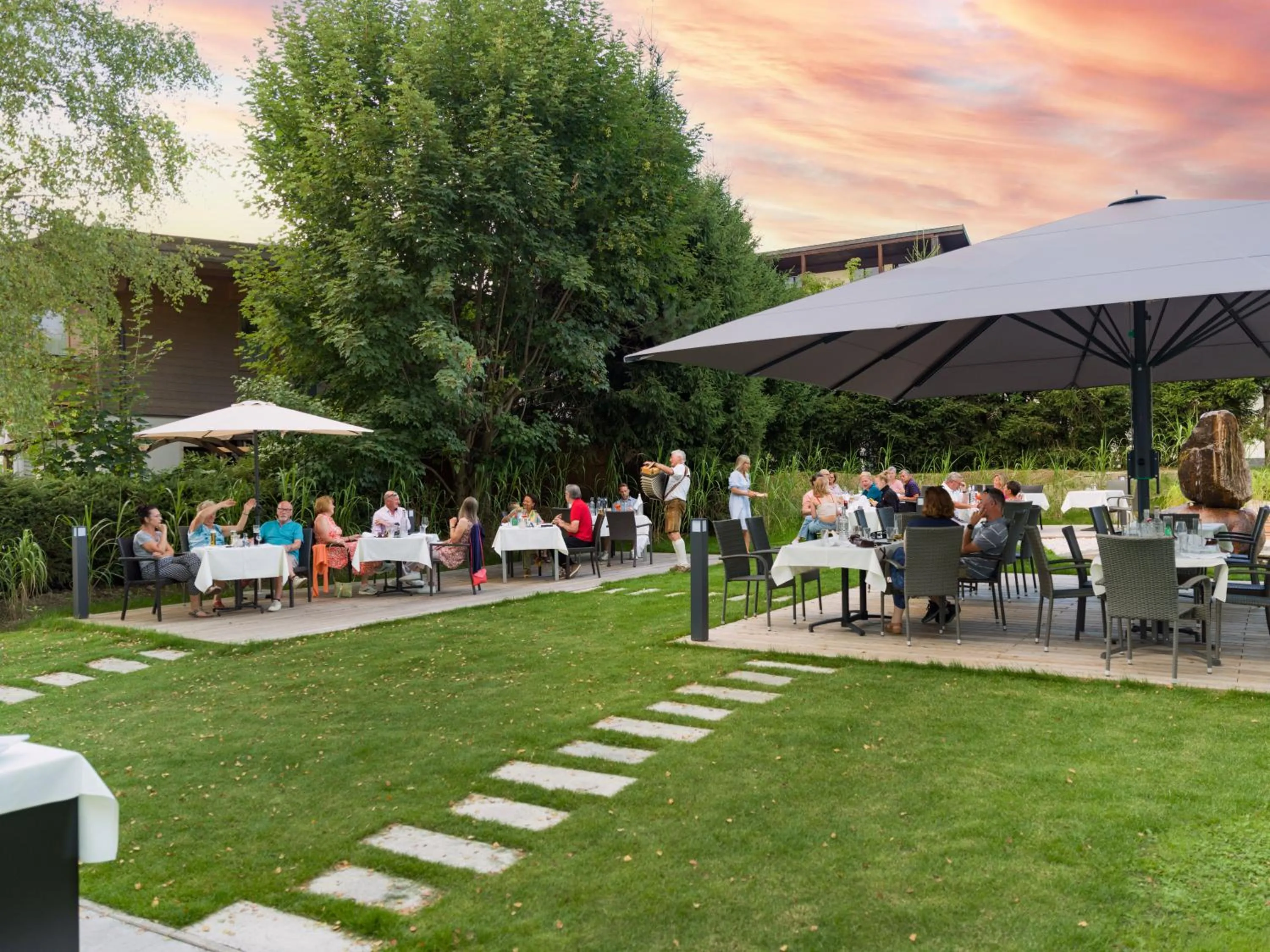 Restaurant/places to eat in Sporthotel Austria