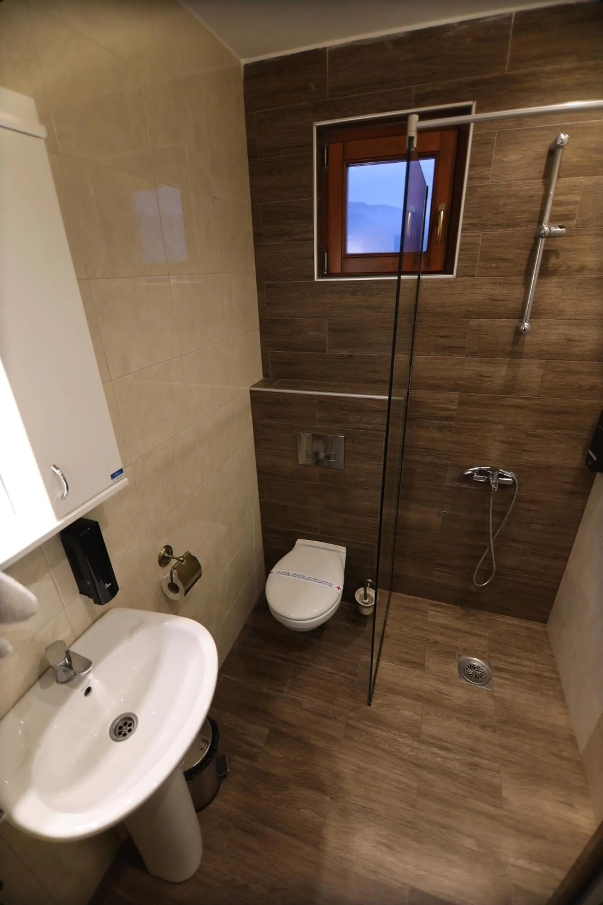 Bathroom in Hotel Happy