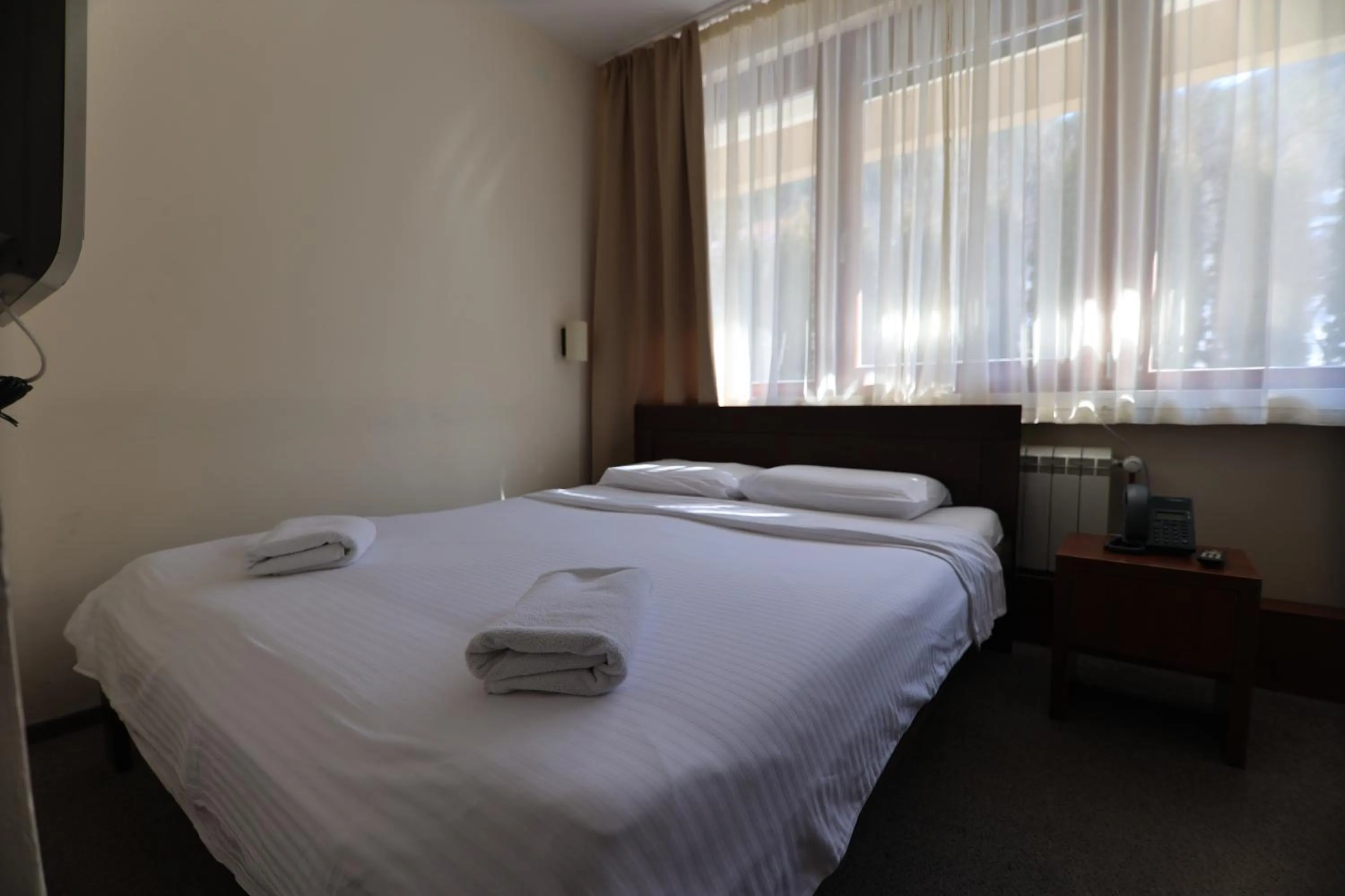 Bedroom, Bed in Hotel Happy