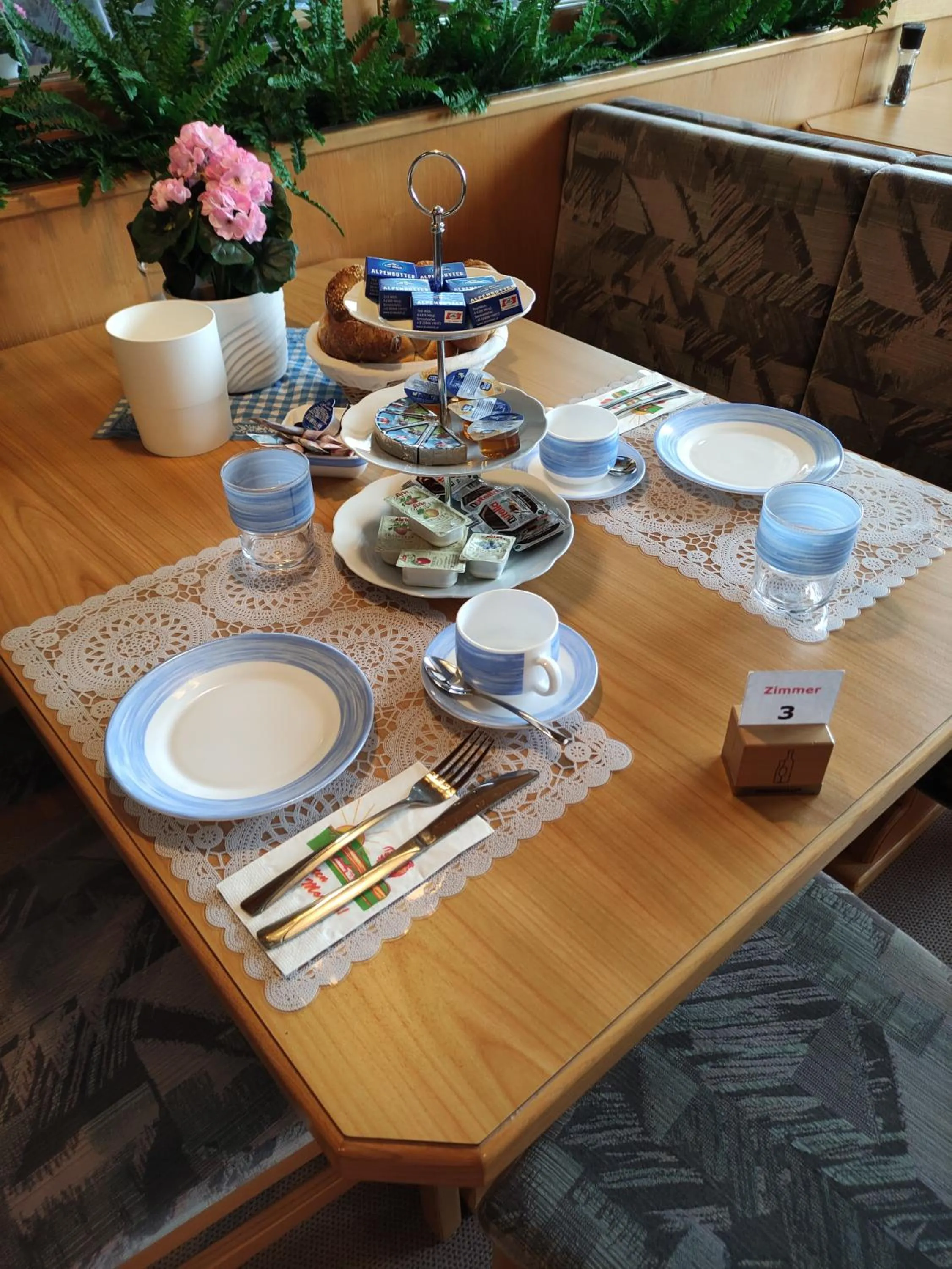 Continental breakfast in Pension zum Mühlrad