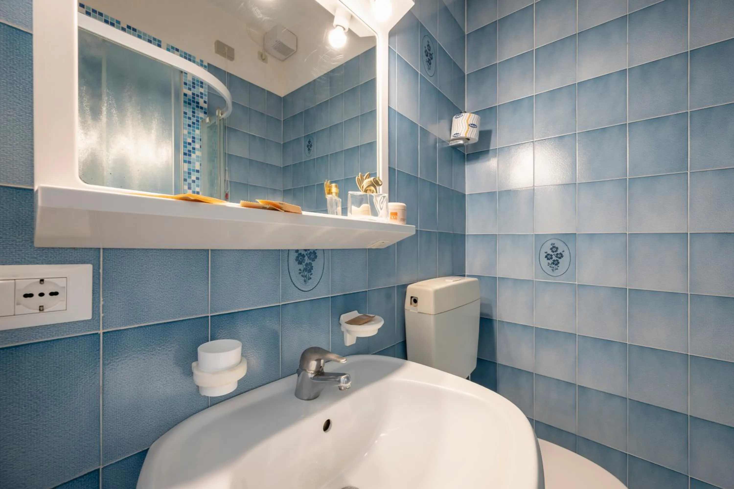 Shower in Aparthotel Pineda