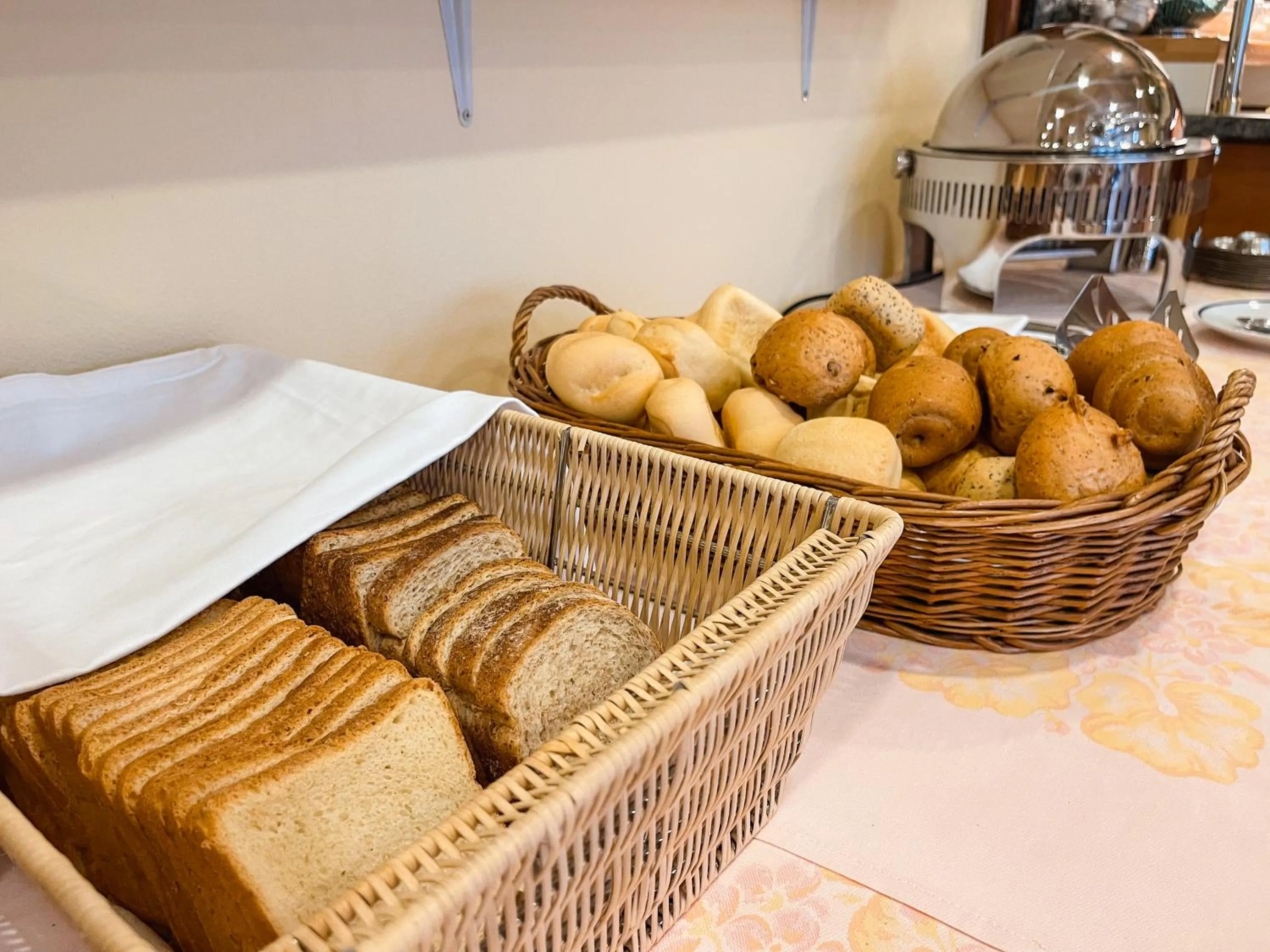 Food and drinks in Aparthotel Pineda