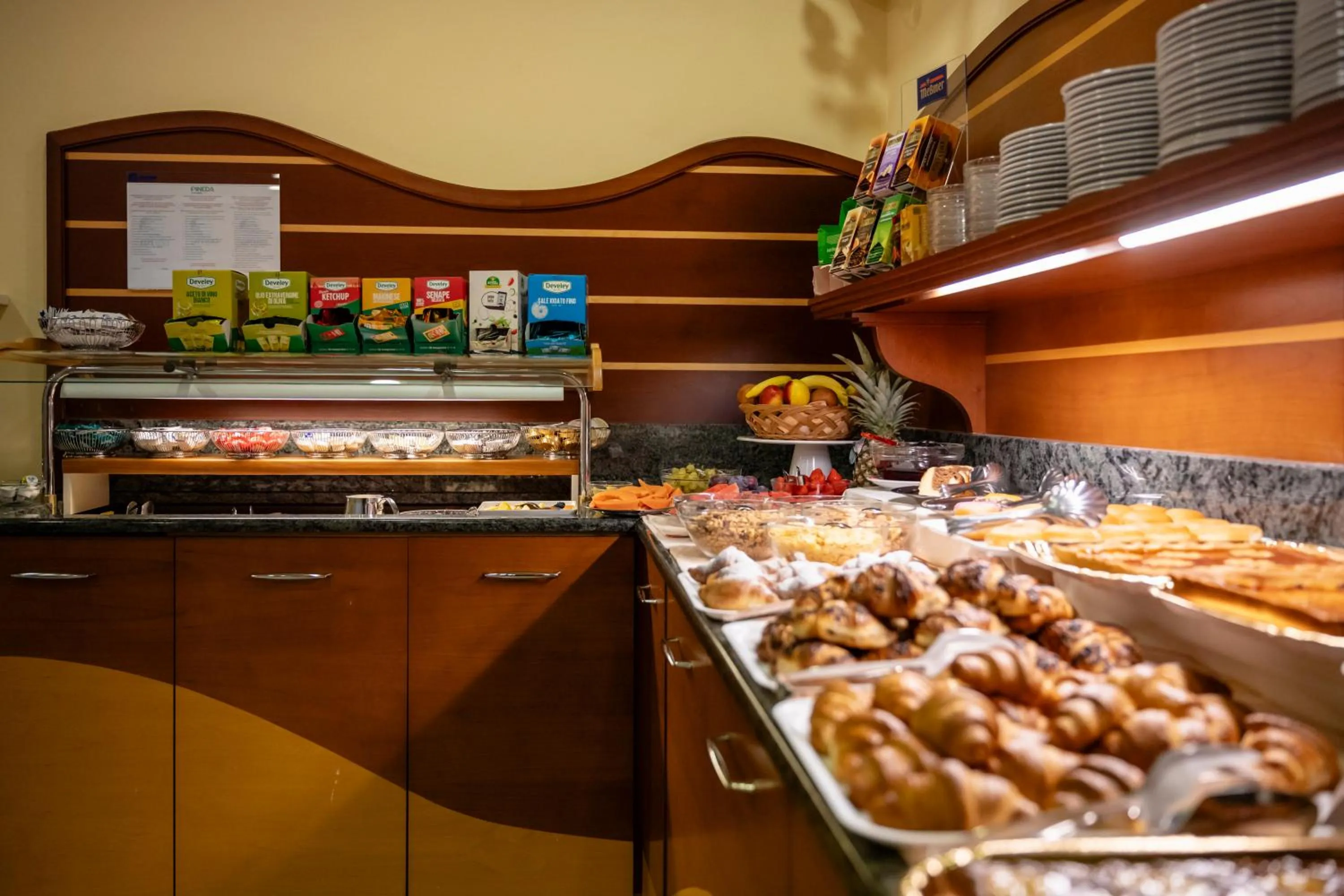 Food and drinks in Aparthotel Pineda