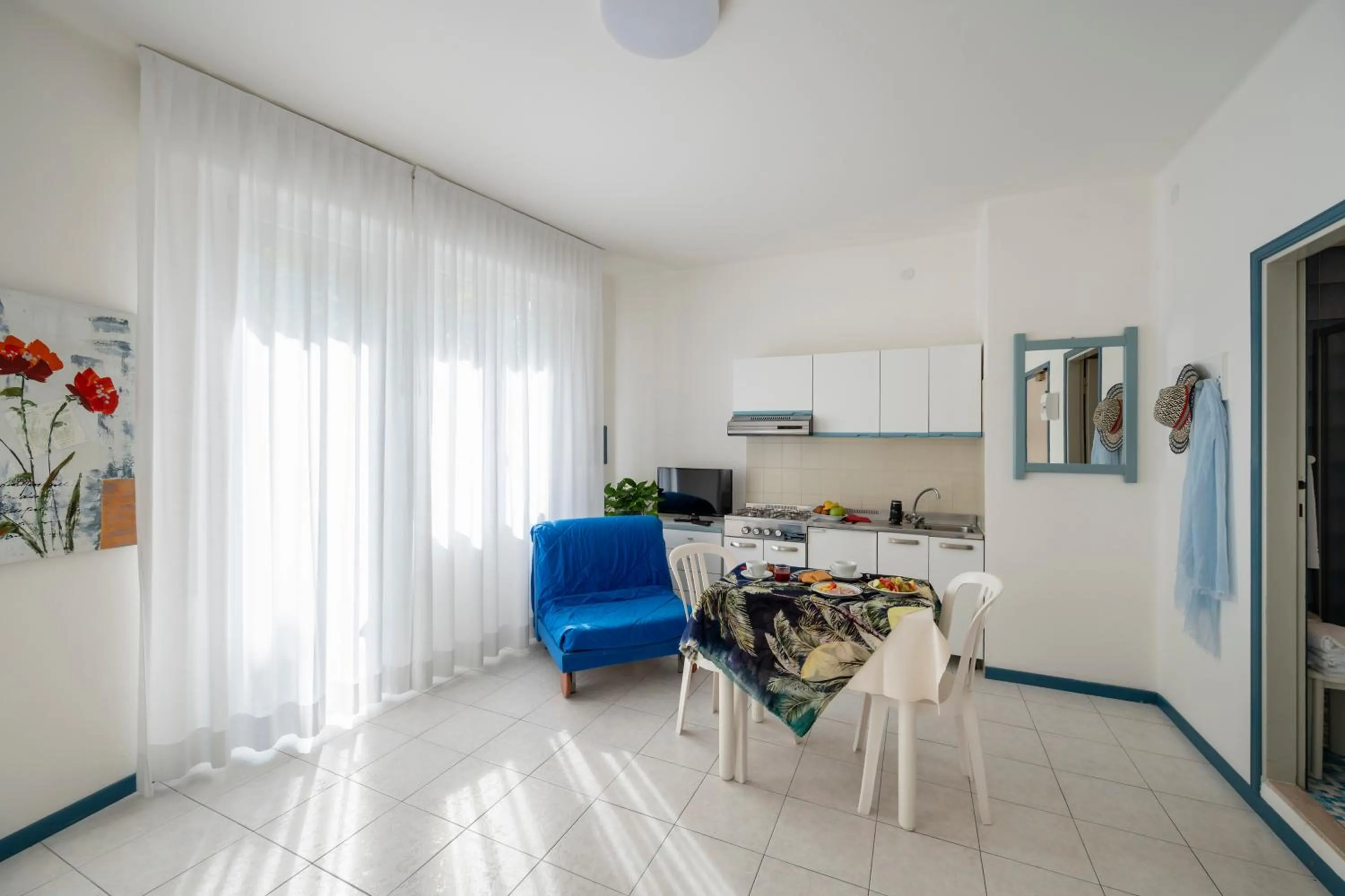 Kitchen or kitchenette in Aparthotel Pineda