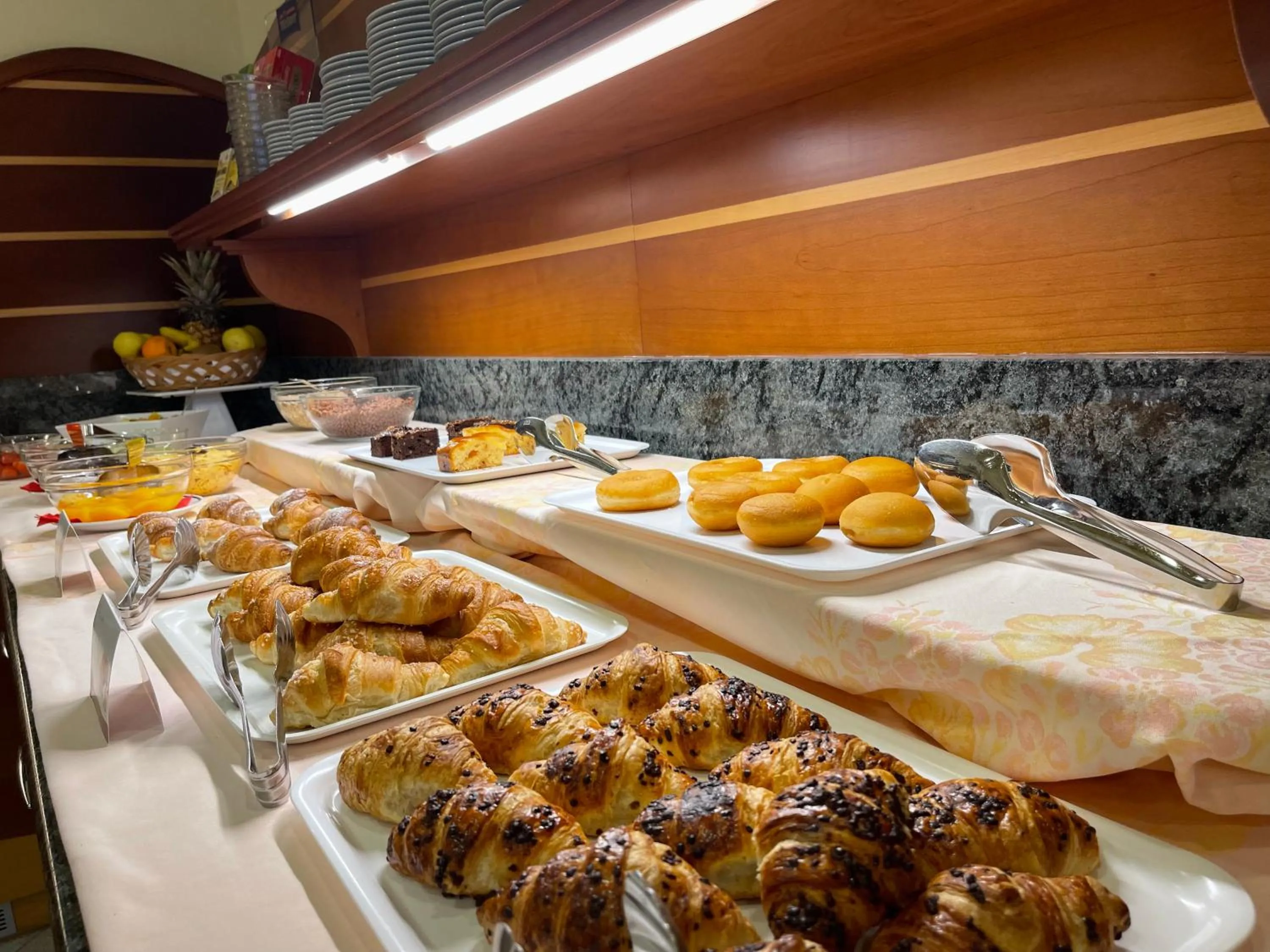 Food and drinks in Aparthotel Pineda