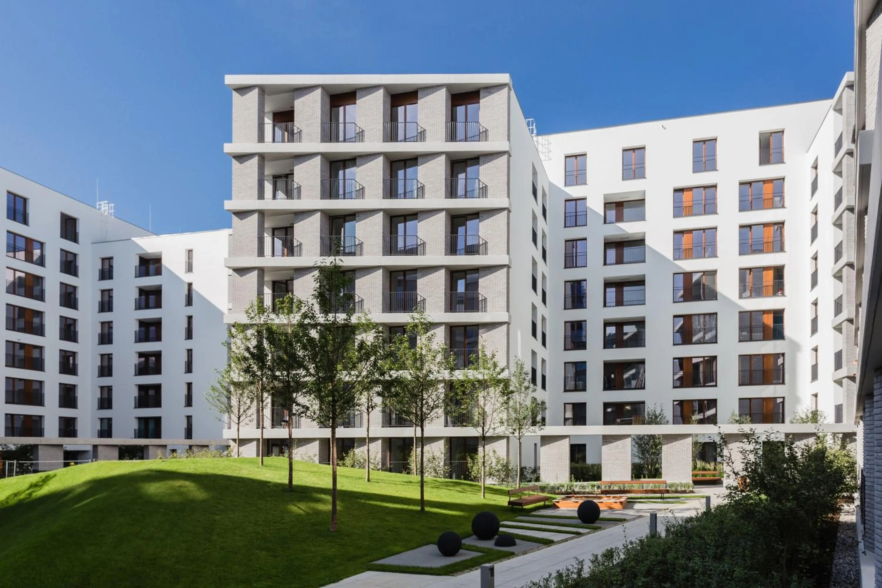 Property building in Platinum Residence Mokotów