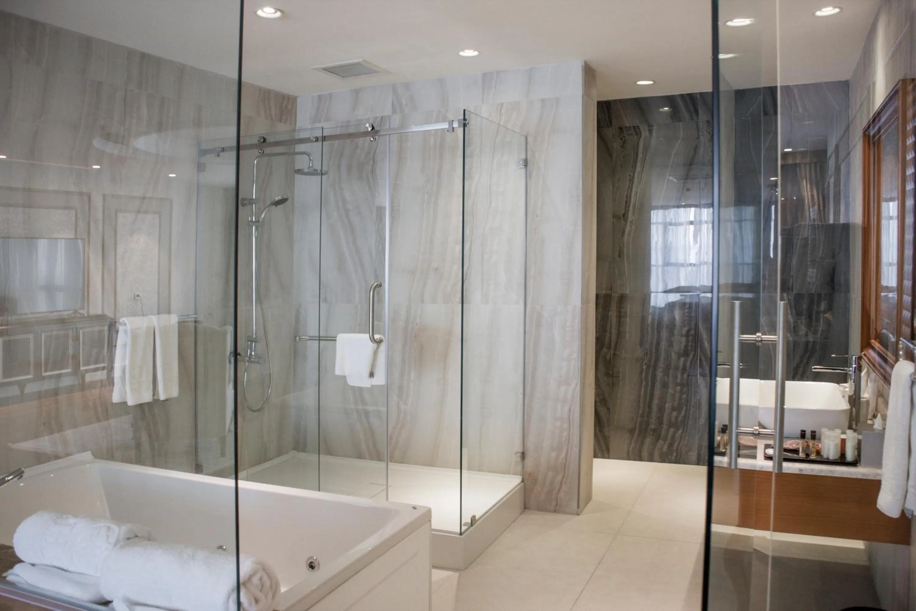 Shower in Euphoria Batumi Convention & Casino Hotel