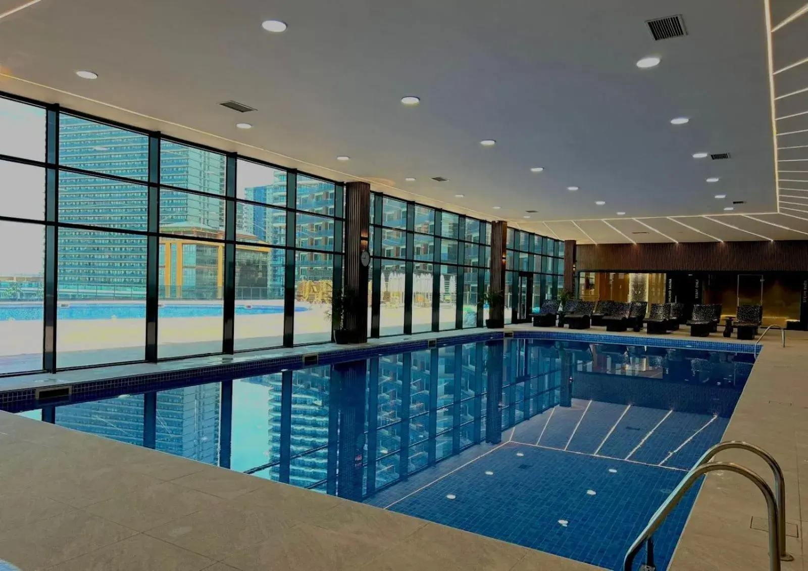 Swimming pool in Euphoria Batumi Convention & Casino Hotel Swimming pool in Euphoria Batumi Convention & Casino Hotel